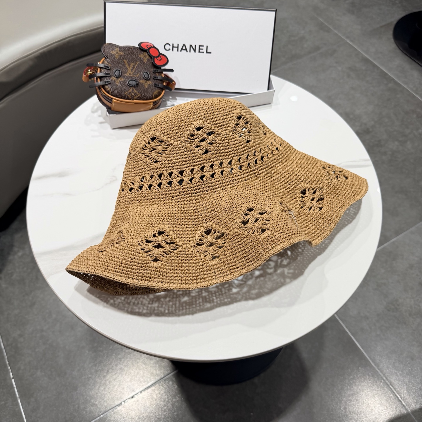Chanel香奈儿2026新款夏季拉菲草手工编织镂空草帽女夏季防晒遮阳大檐帽可折叠度假帽