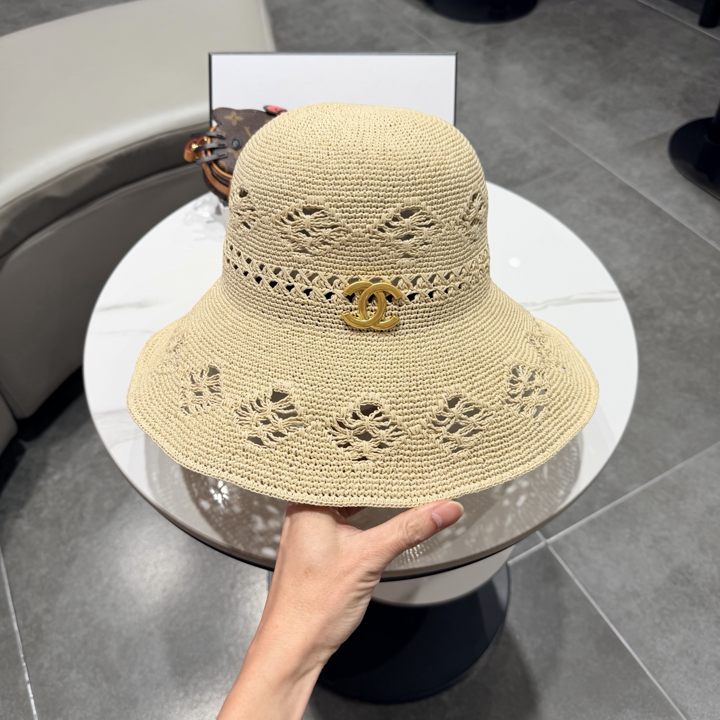 Chanel香奈儿2026新款夏季拉菲草手工编织镂空草帽女夏季防晒遮阳大檐帽可折叠度假帽
