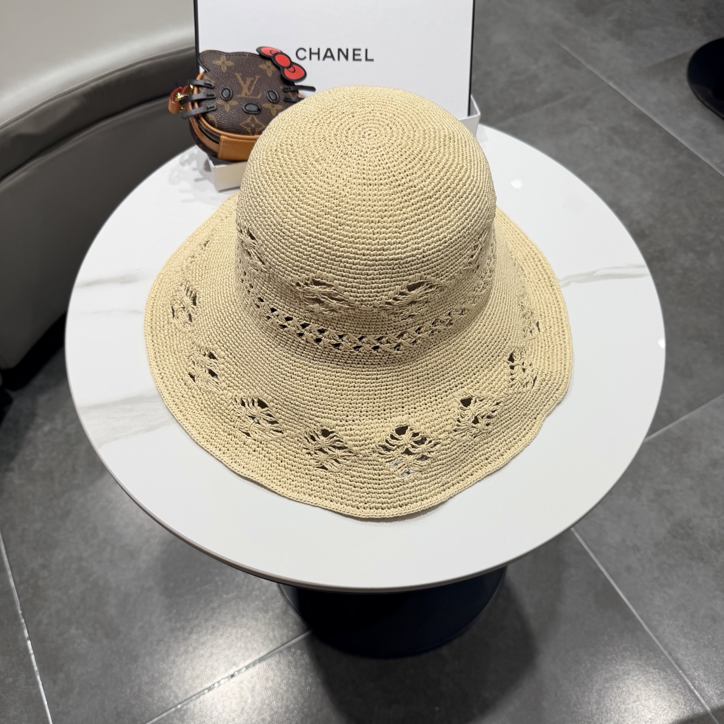 Chanel香奈儿2026新款夏季拉菲草手工编织镂空草帽女夏季防晒遮阳大檐帽可折叠度假帽