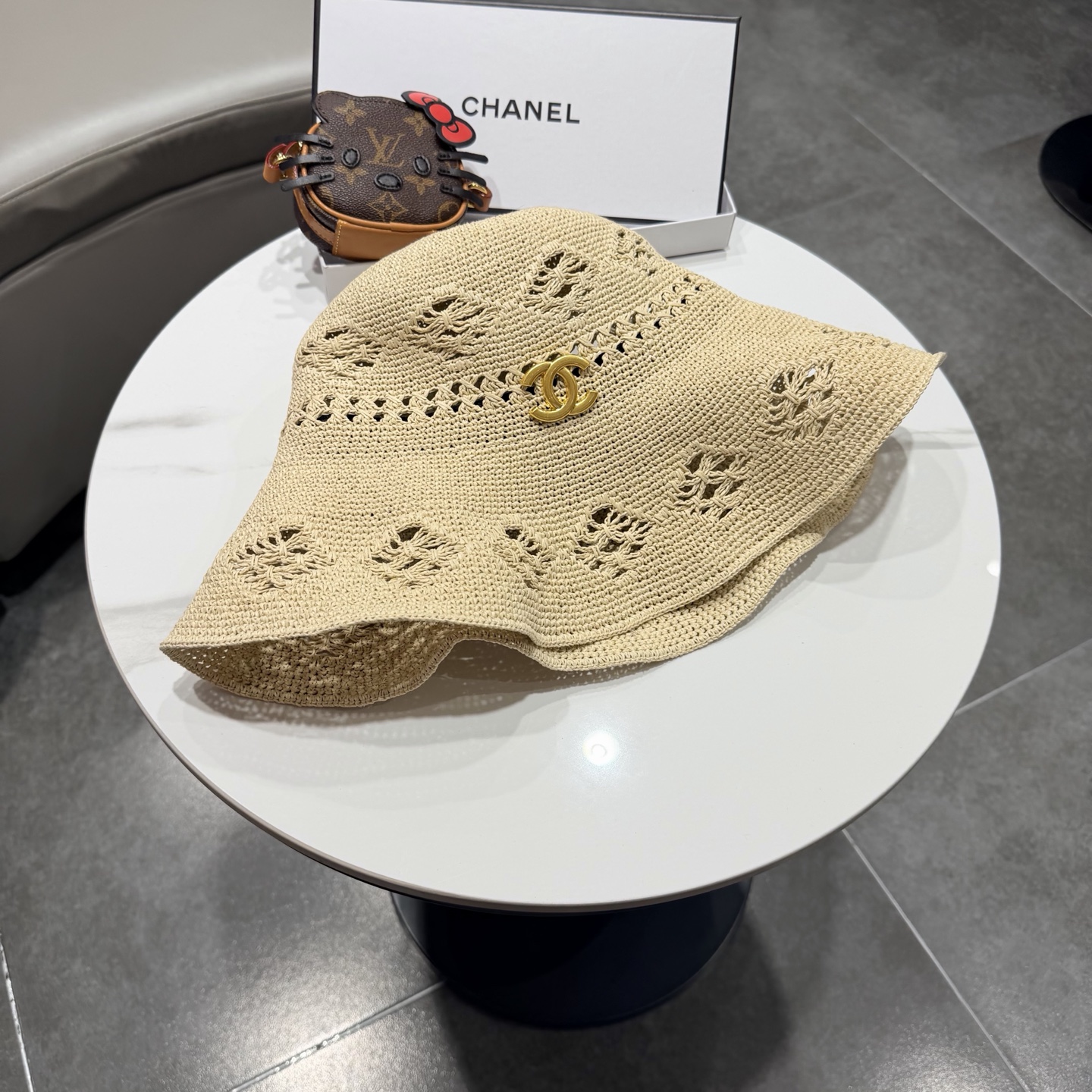 Chanel香奈儿2026新款夏季拉菲草手工编织镂空草帽女夏季防晒遮阳大檐帽可折叠度假帽
