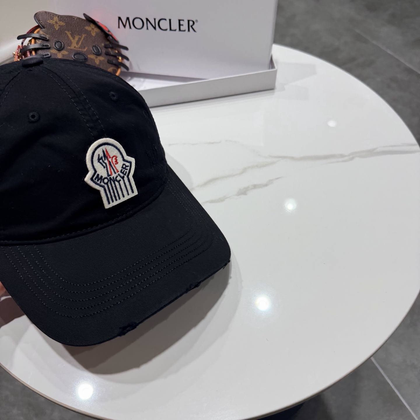 蒙口MONCLER2026 新款棒球帽，时尚炸街单品，风格很OK，网红.时尚博主的最爱！高品质舒适透气，