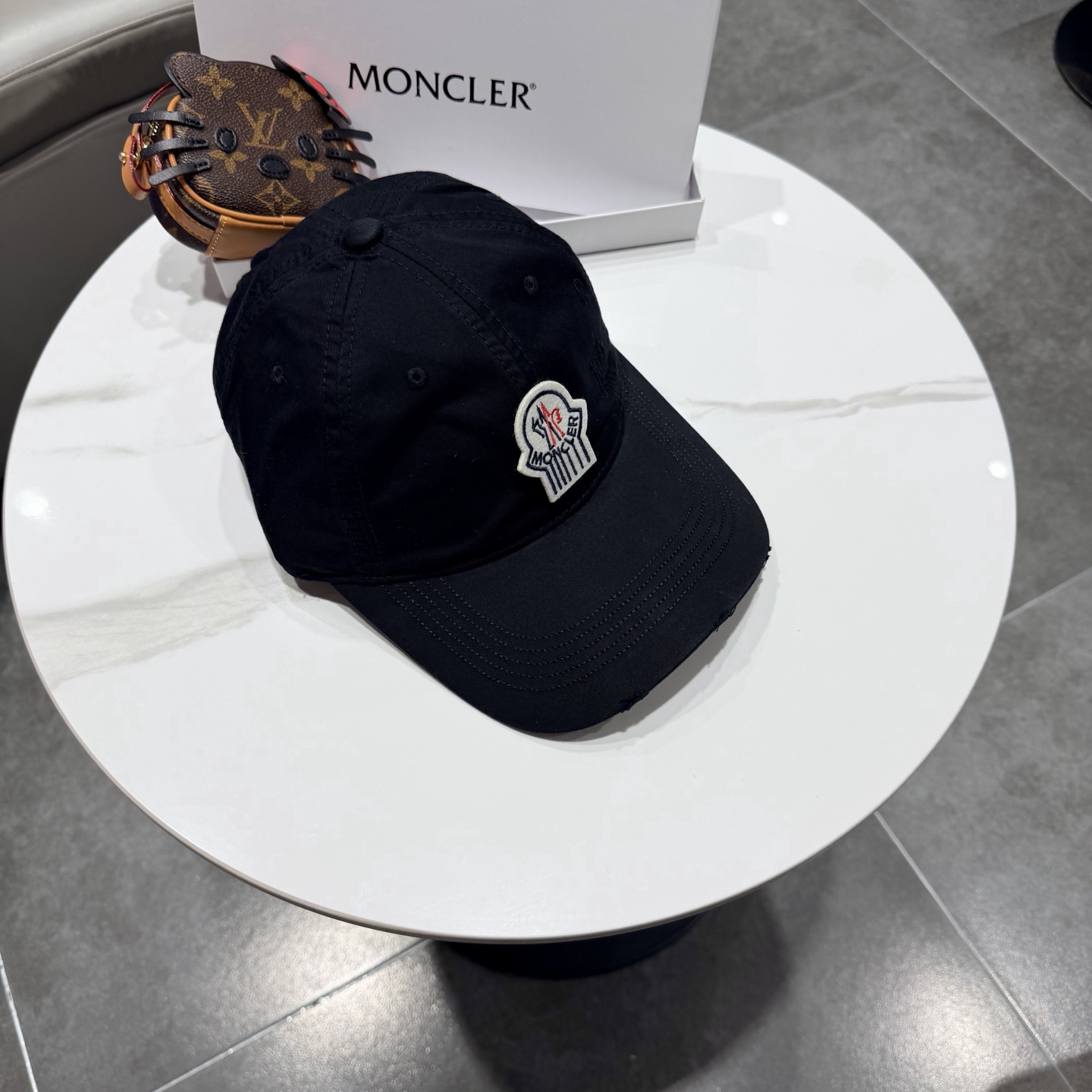 蒙口MONCLER2026 新款棒球帽，时尚炸街单品，风格很OK，网红.时尚博主的最爱！高品质舒适透气，