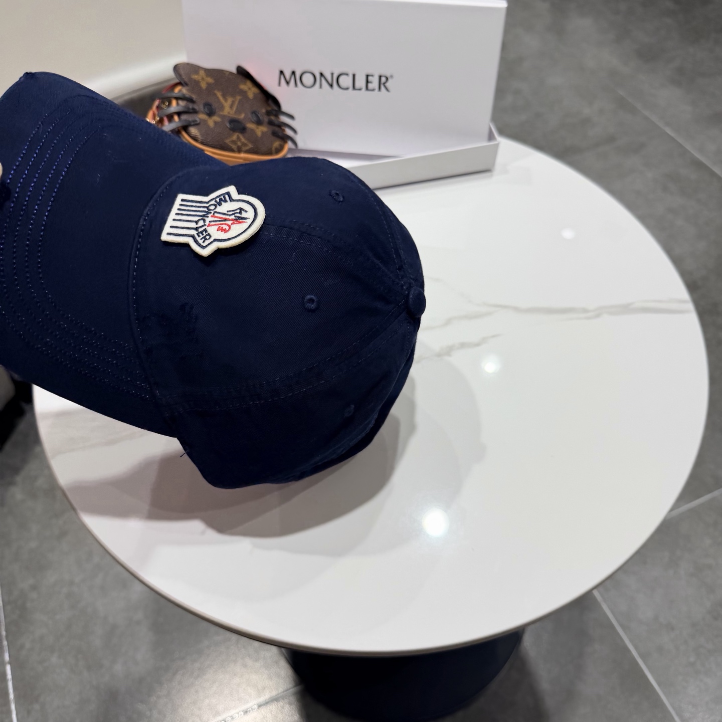 蒙口MONCLER2026 新款棒球帽，时尚炸街单品，风格很OK，网红.时尚博主的最爱！高品质舒适透气，