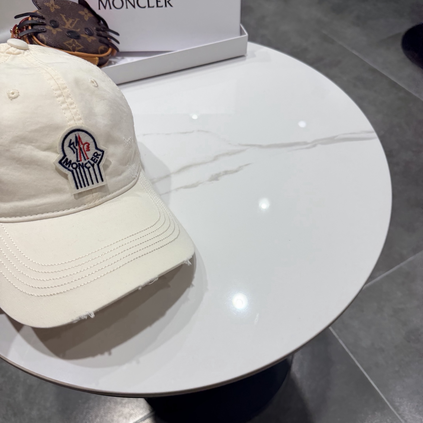 蒙口MONCLER2026 新款棒球帽，时尚炸街单品，风格很OK，网红.时尚博主的最爱！高品质舒适透气，
