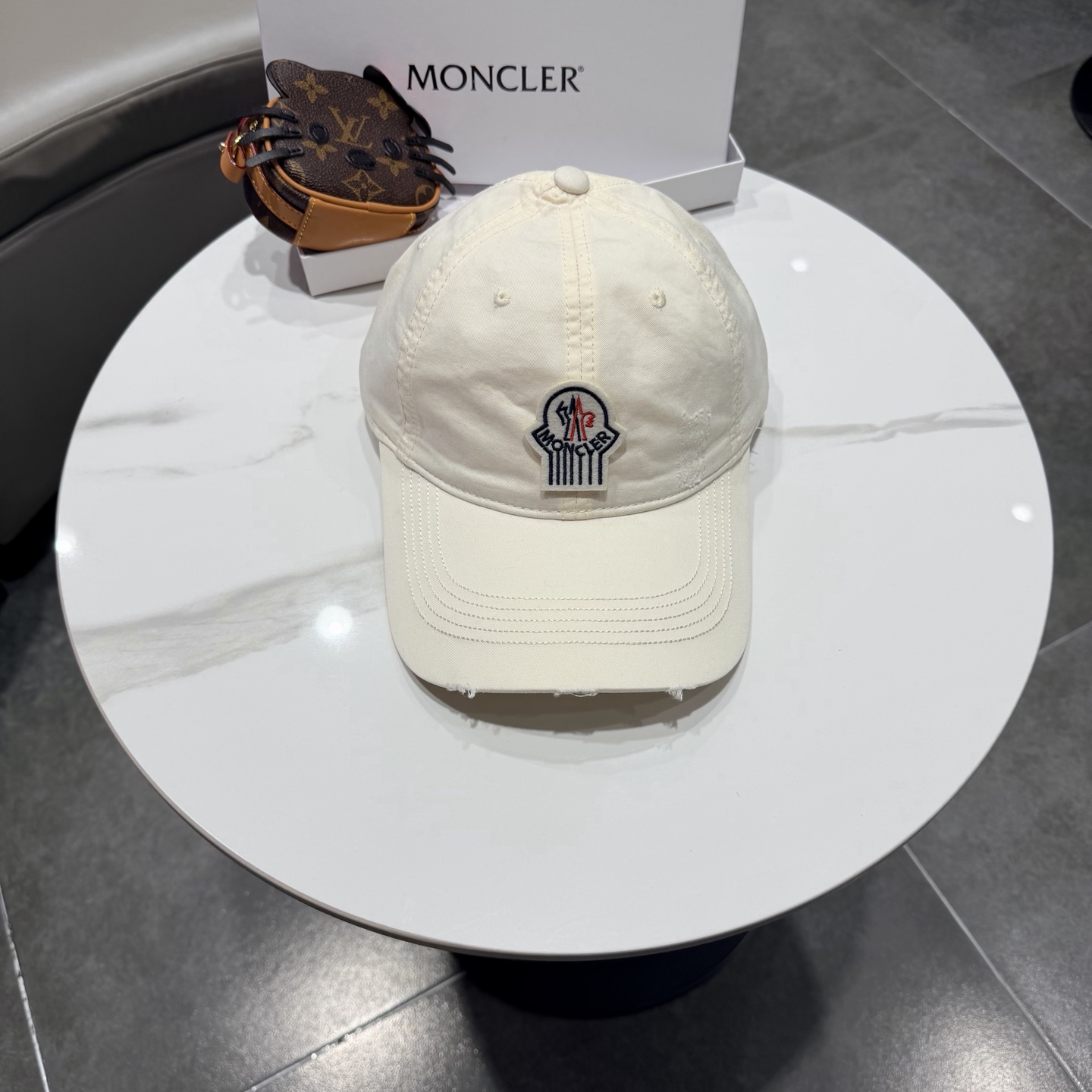 蒙口MONCLER2026 新款棒球帽，时尚炸街单品，风格很OK，网红.时尚博主的最爱！高品质舒适透气，