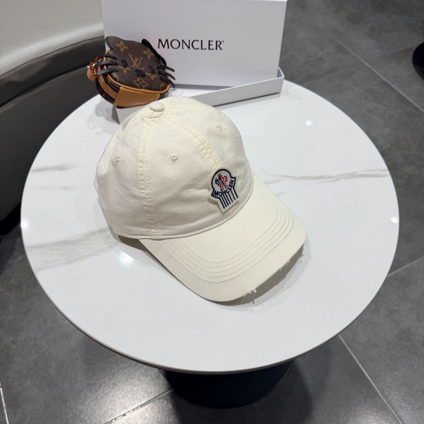 蒙口MONCLER2026 新款棒球帽，时尚炸街单品，风格很OK，网红.时尚博主的最爱！高品质舒适透气，