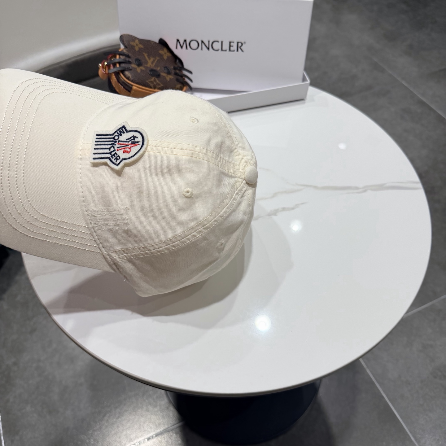 蒙口MONCLER2026 新款棒球帽，时尚炸街单品，风格很OK，网红.时尚博主的最爱！高品质舒适透气，