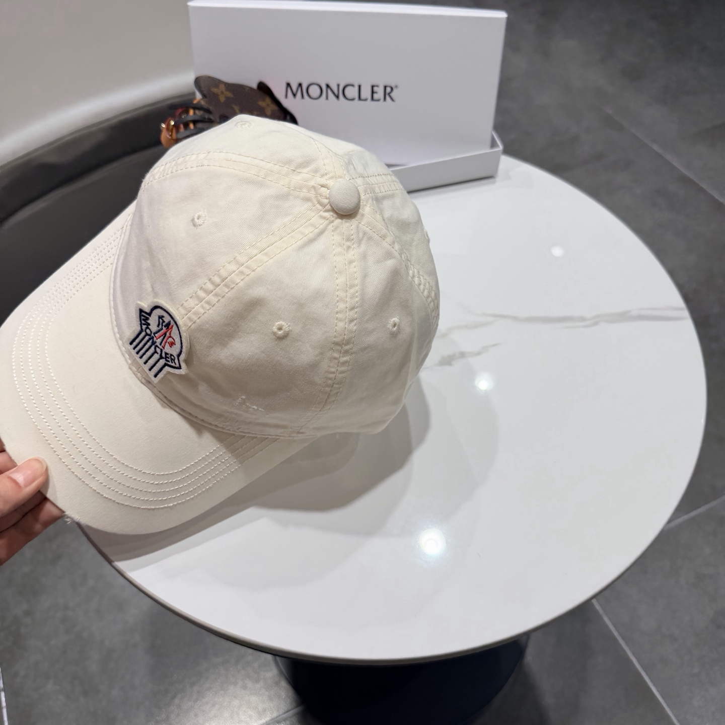 蒙口MONCLER2026 新款棒球帽，时尚炸街单品，风格很OK，网红.时尚博主的最爱！高品质舒适透气，