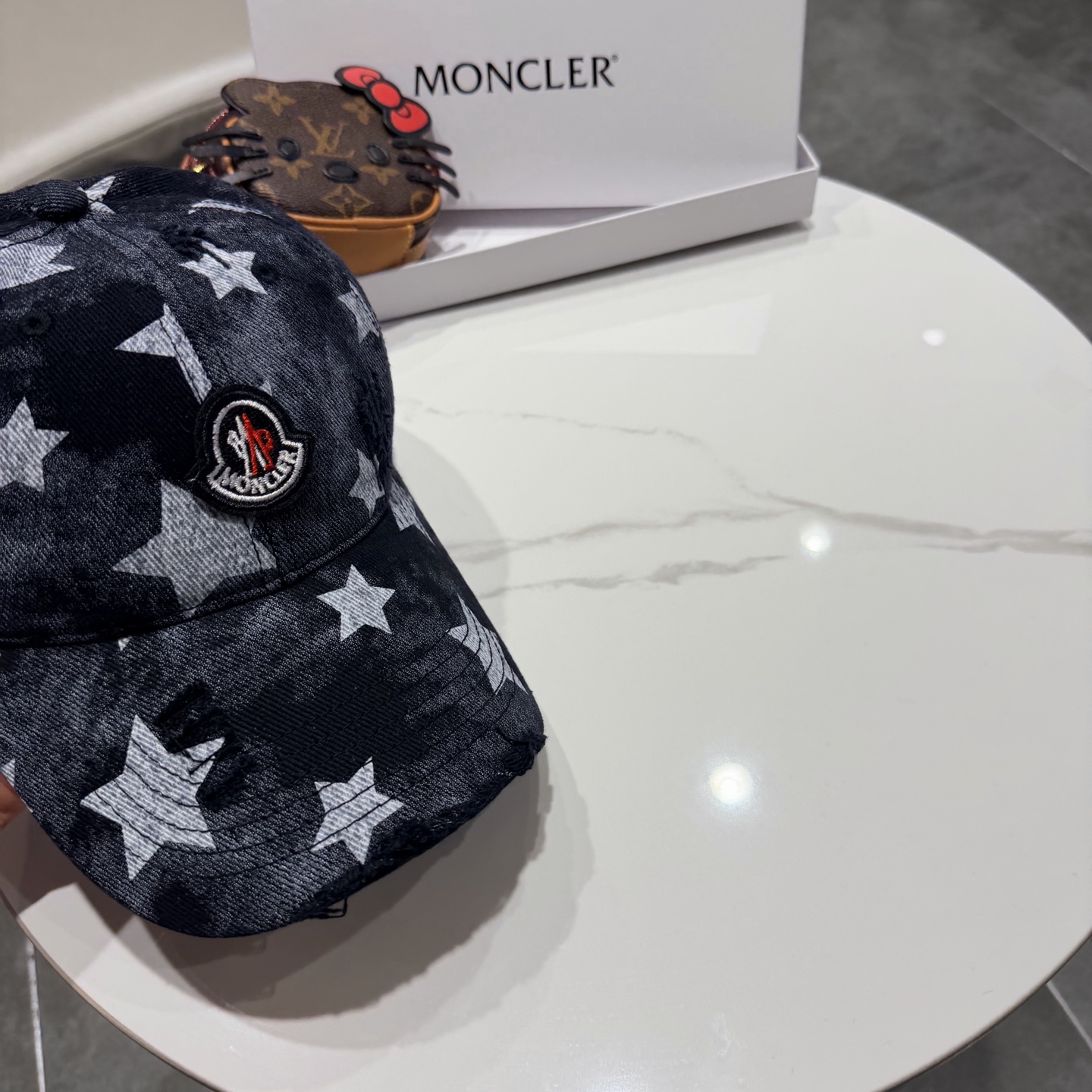 蒙口MONCLER2026新款棒球帽，时尚炸街单品，风格很OK，网红.时尚博主的最爱！高品质舒适透气，凹