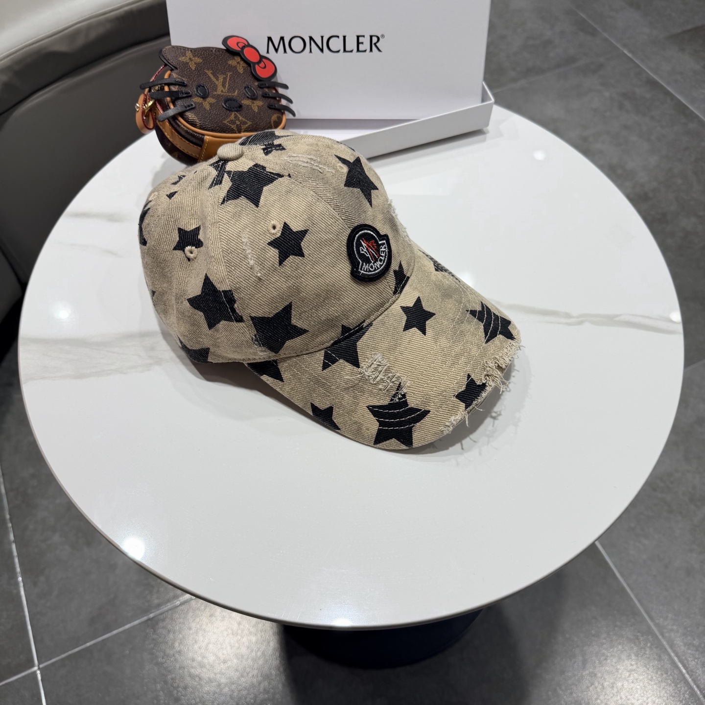 蒙口MONCLER2026新款棒球帽，时尚炸街单品，风格很OK，网红.时尚博主的最爱！高品质舒适透气，凹