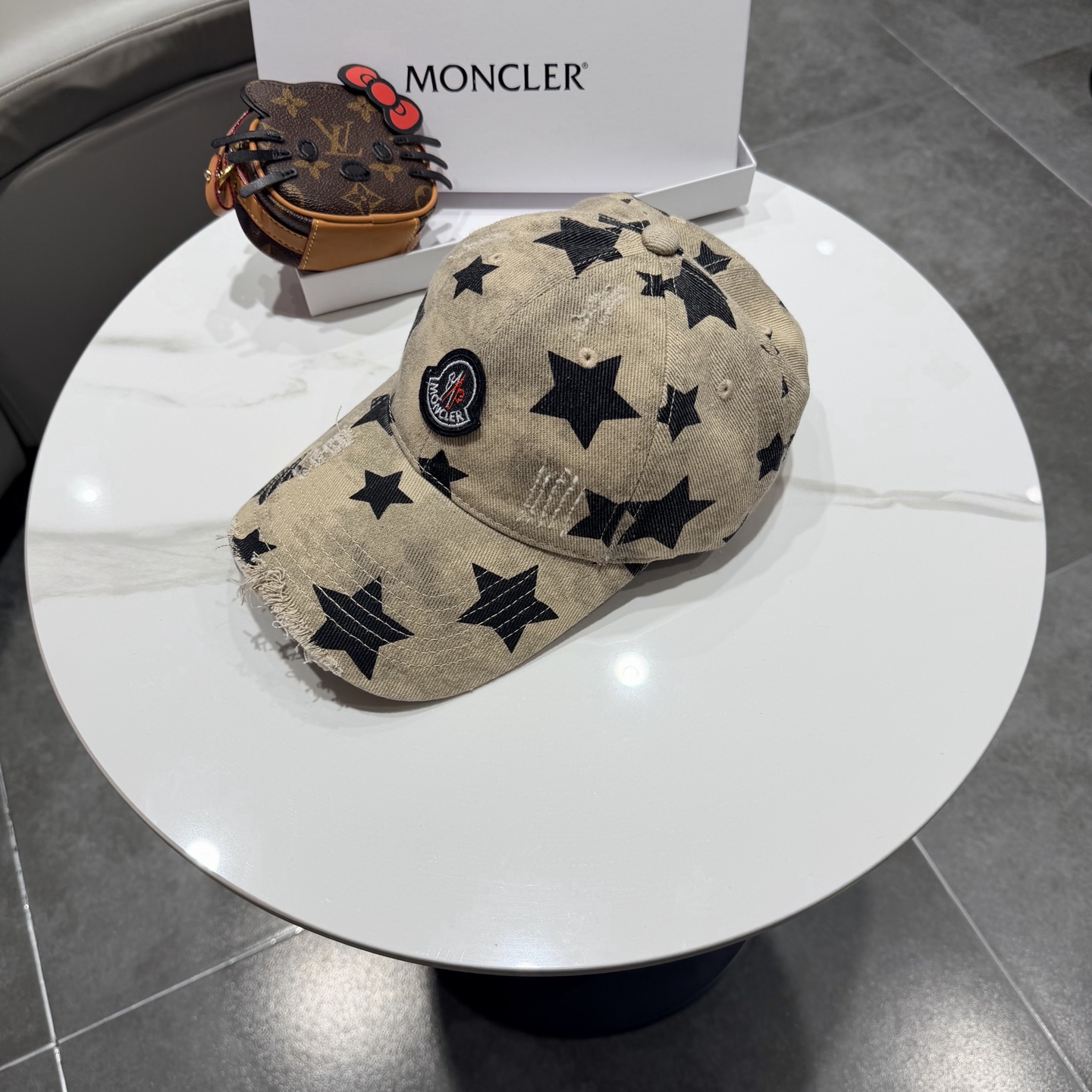 蒙口MONCLER2026新款棒球帽，时尚炸街单品，风格很OK，网红.时尚博主的最爱！高品质舒适透气，凹