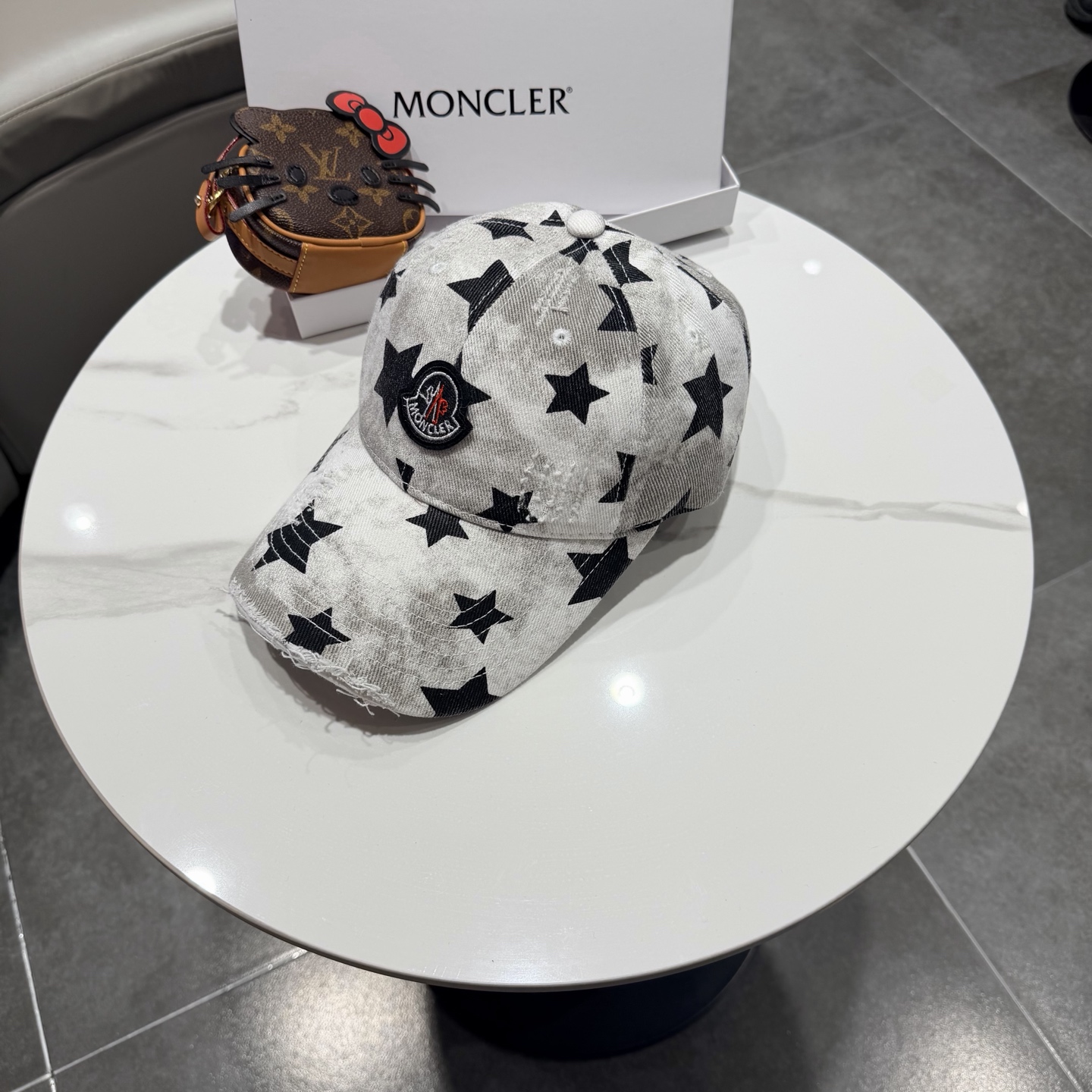 蒙口MONCLER2026新款棒球帽，时尚炸街单品，风格很OK，网红.时尚博主的最爱！高品质舒适透气，凹