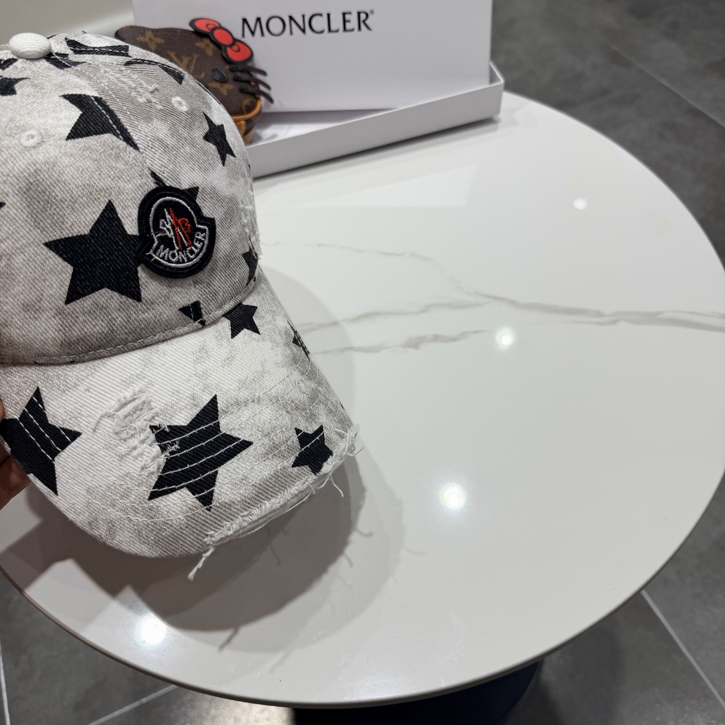 蒙口MONCLER2026新款棒球帽，时尚炸街单品，风格很OK，网红.时尚博主的最爱！高品质舒适透气，凹