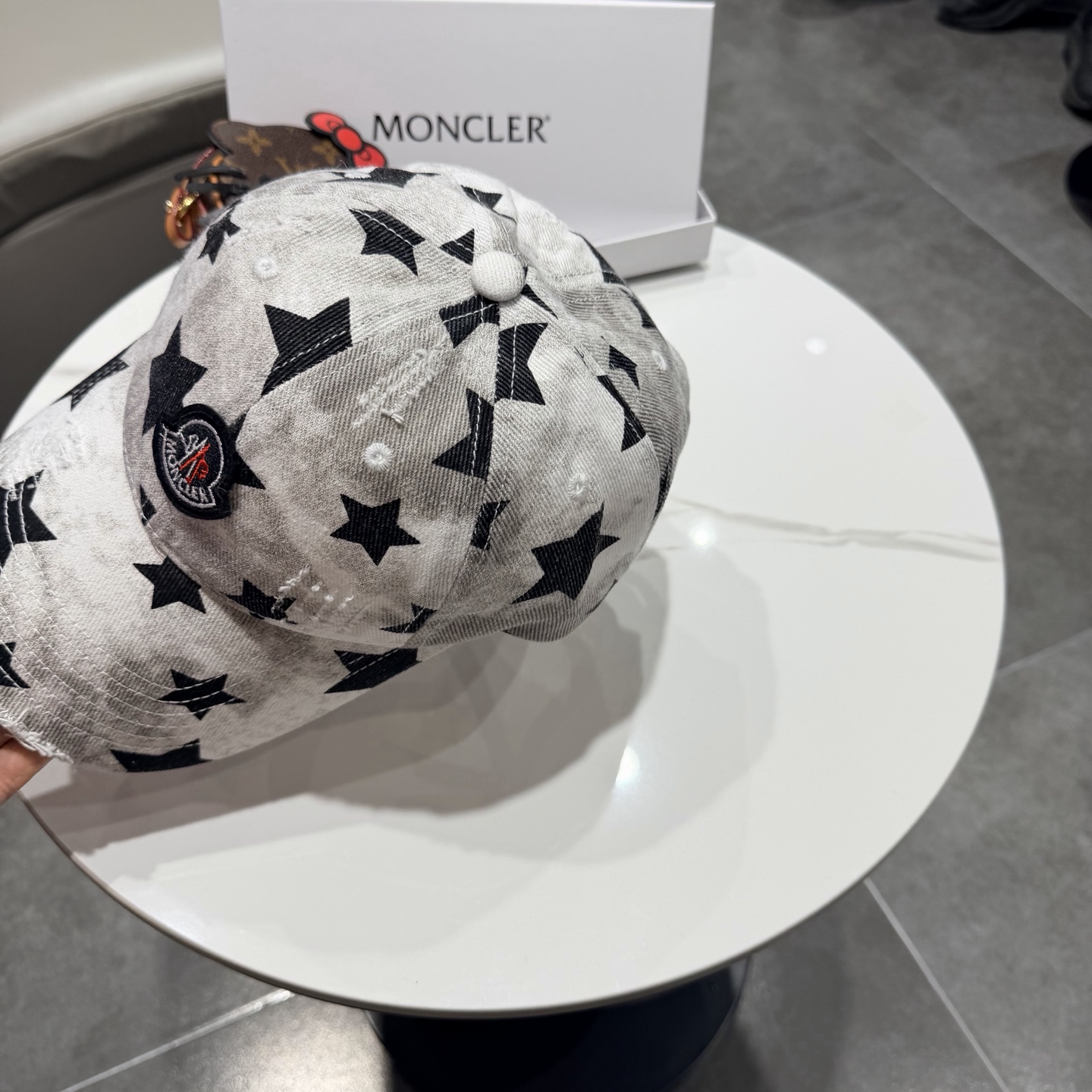 蒙口MONCLER2026新款棒球帽，时尚炸街单品，风格很OK，网红.时尚博主的最爱！高品质舒适透气，凹