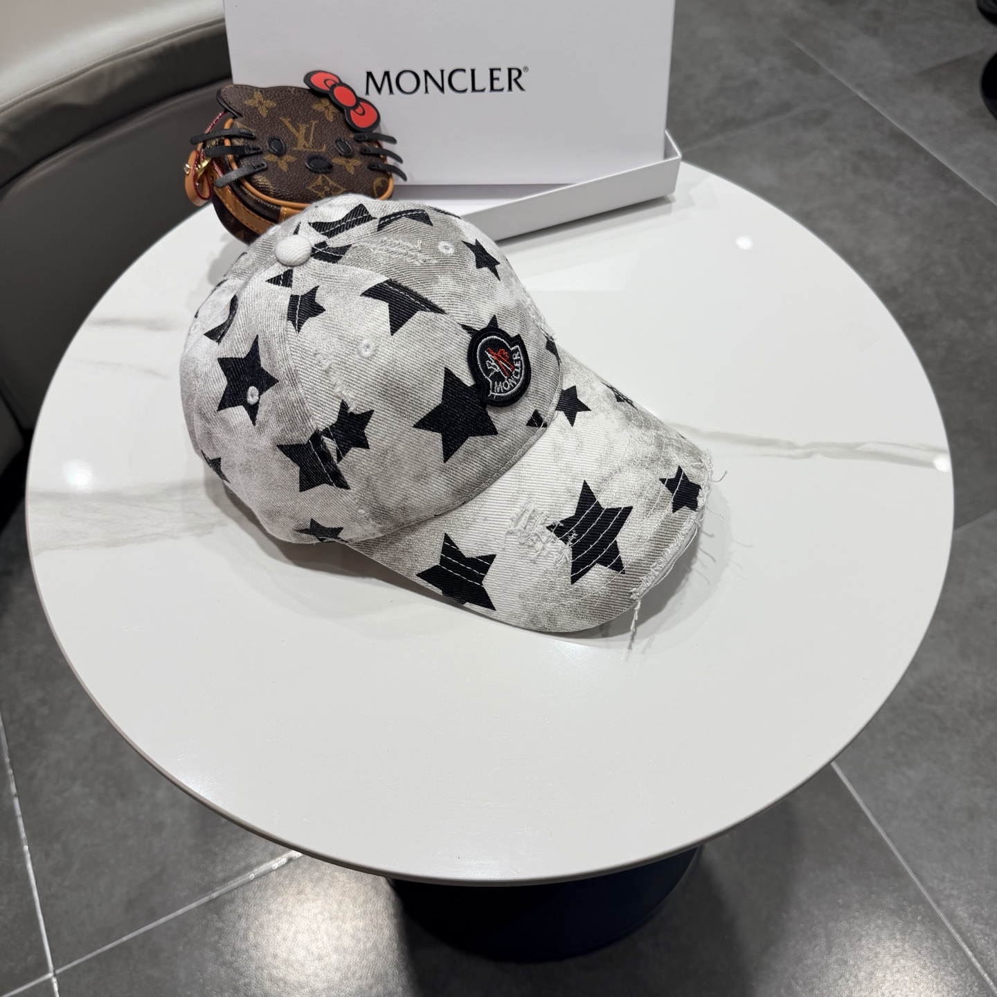 蒙口MONCLER2026新款棒球帽，时尚炸街单品，风格很OK，网红.时尚博主的最爱！高品质舒适透气，凹