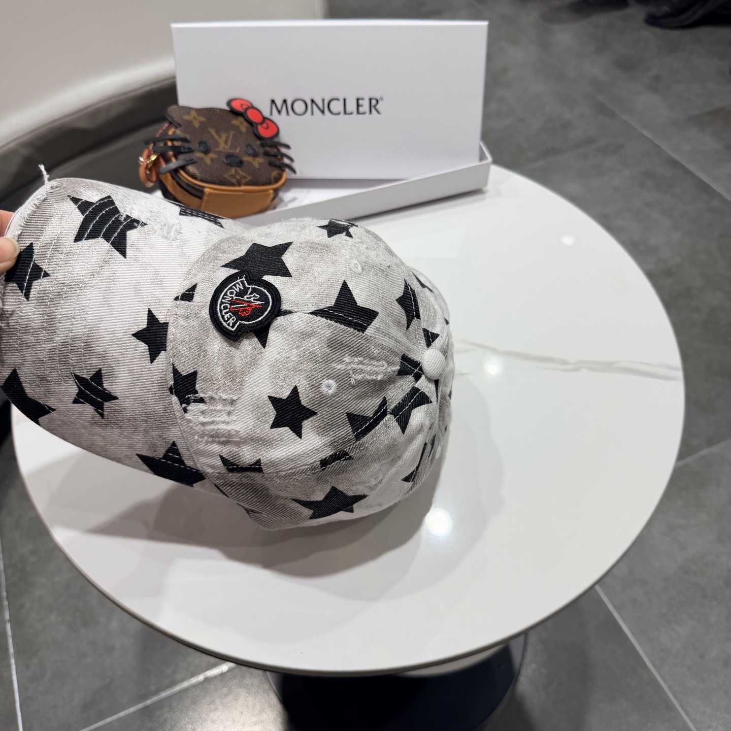 蒙口MONCLER2026新款棒球帽，时尚炸街单品，风格很OK，网红.时尚博主的最爱！高品质舒适透气，凹