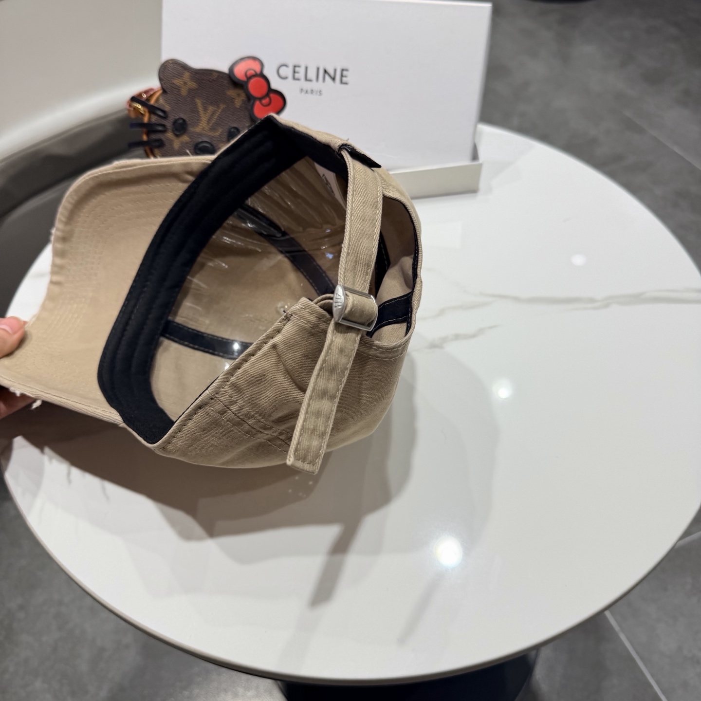 【CELINE赛琳】2026新款经典休闲潮流款 棒球帽日韩风格，随便搭配都超好看！出门旅游，绝对要入手的
