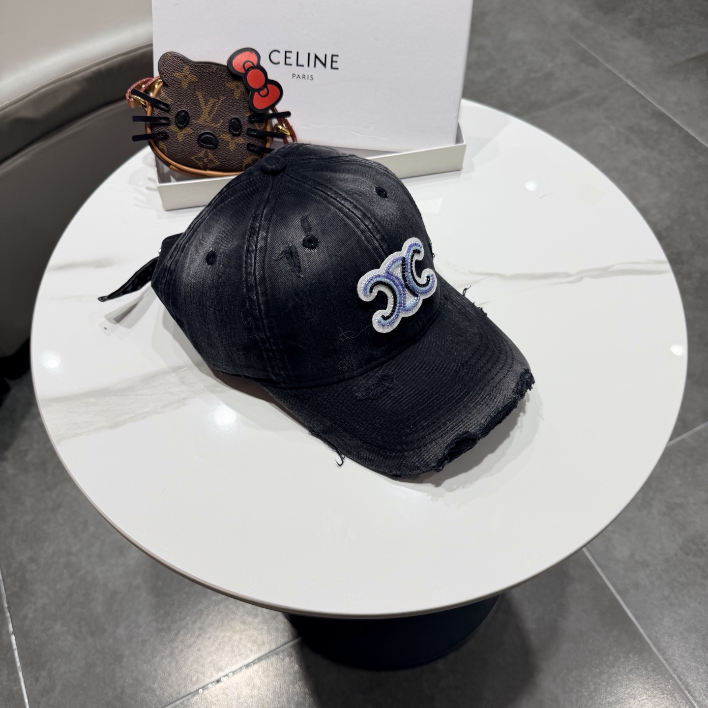 【CELINE赛琳】2026新款经典休闲潮流款 棒球帽日韩风格，随便搭配都超好看！出门旅游，绝对要入手的