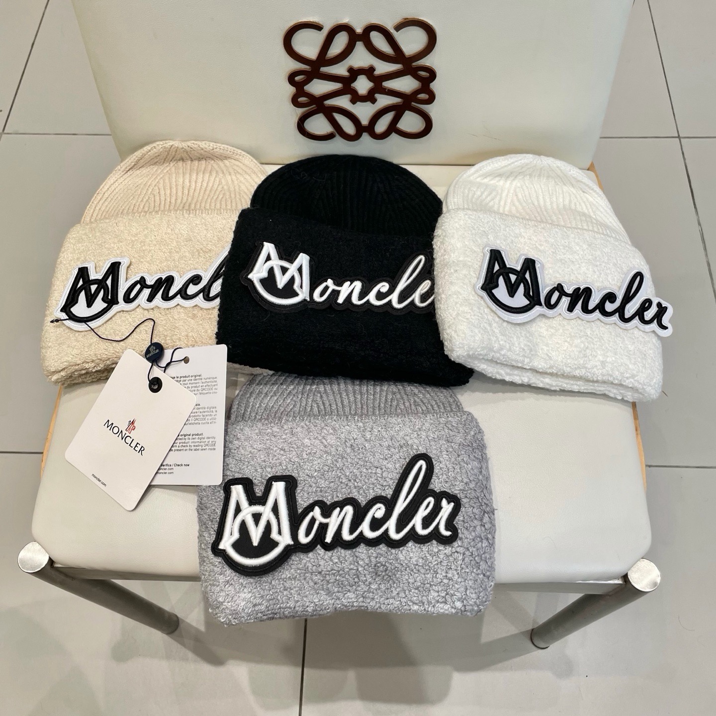 蒙口MONCLER🎩官方热卖爆款，羊毛针织毛线帽，百分之70羊毛，30兔毛，时尚好品质高端大气，超柔软！超火爆💖质感很赞