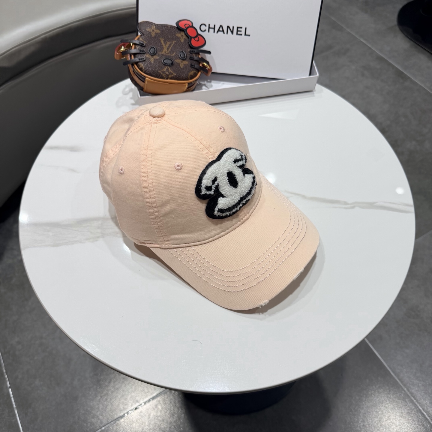 香奈儿2026新款经典休闲潮流款 上架简约棒球帽🧢日韩风格，随便搭配都超好看！出门旅游，绝对要入手的一款