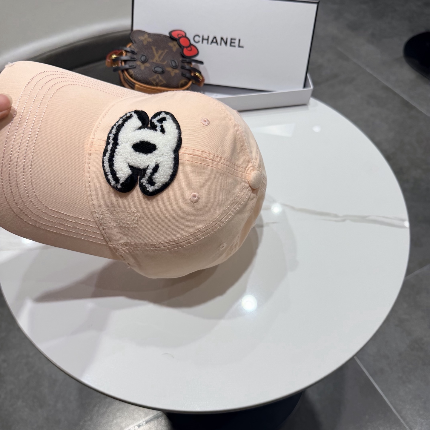 香奈儿2026新款经典休闲潮流款 上架简约棒球帽🧢日韩风格，随便搭配都超好看！出门旅游，绝对要入手的一款