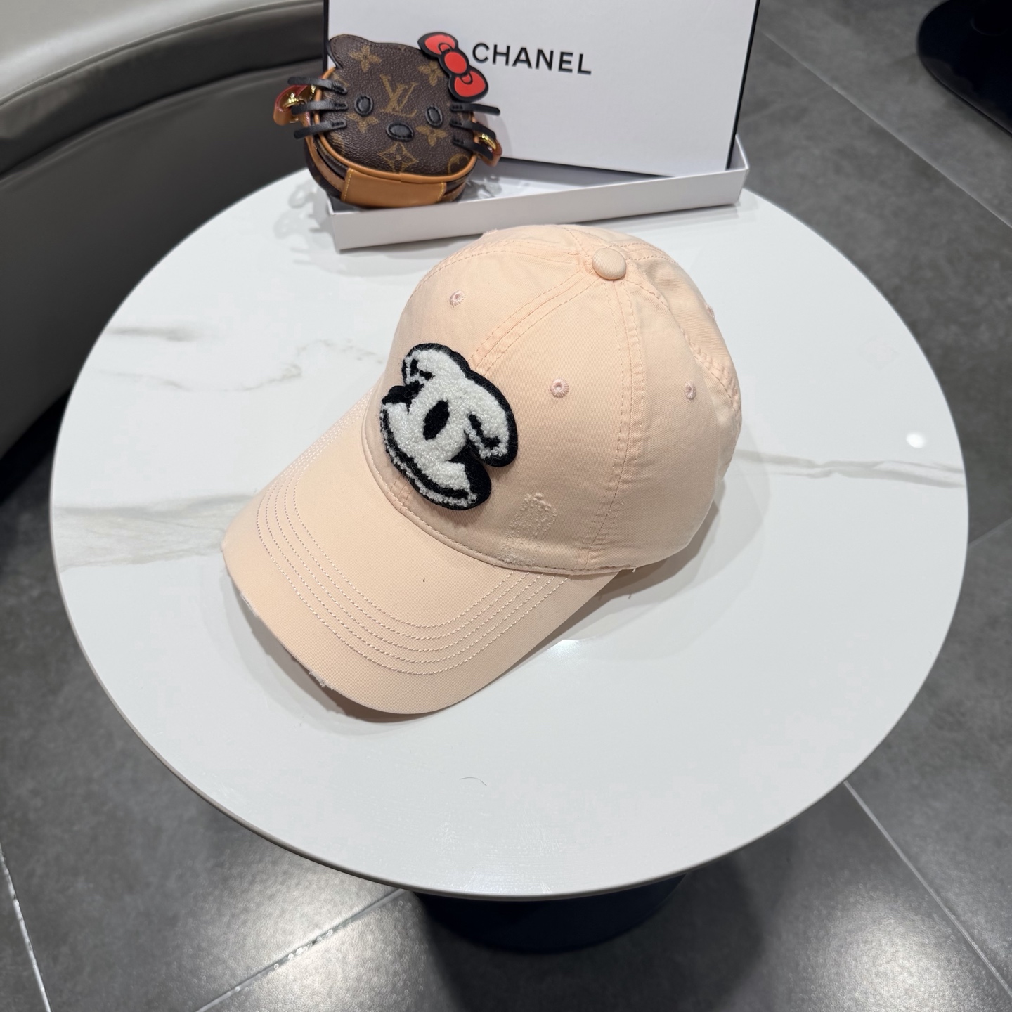 香奈儿2026新款经典休闲潮流款 上架简约棒球帽🧢日韩风格，随便搭配都超好看！出门旅游，绝对要入手的一款