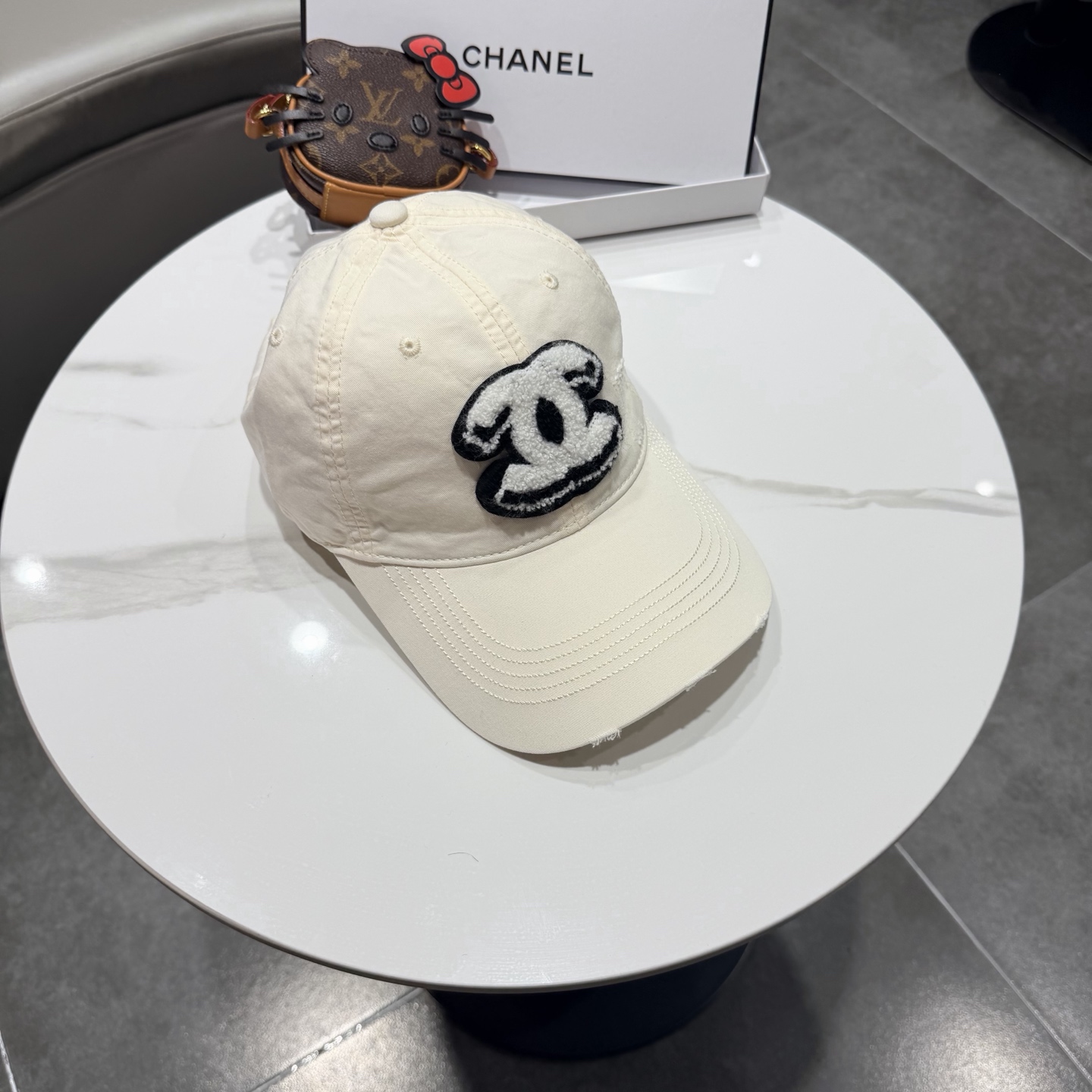 香奈儿2026新款经典休闲潮流款 上架简约棒球帽🧢日韩风格，随便搭配都超好看！出门旅游，绝对要入手的一款