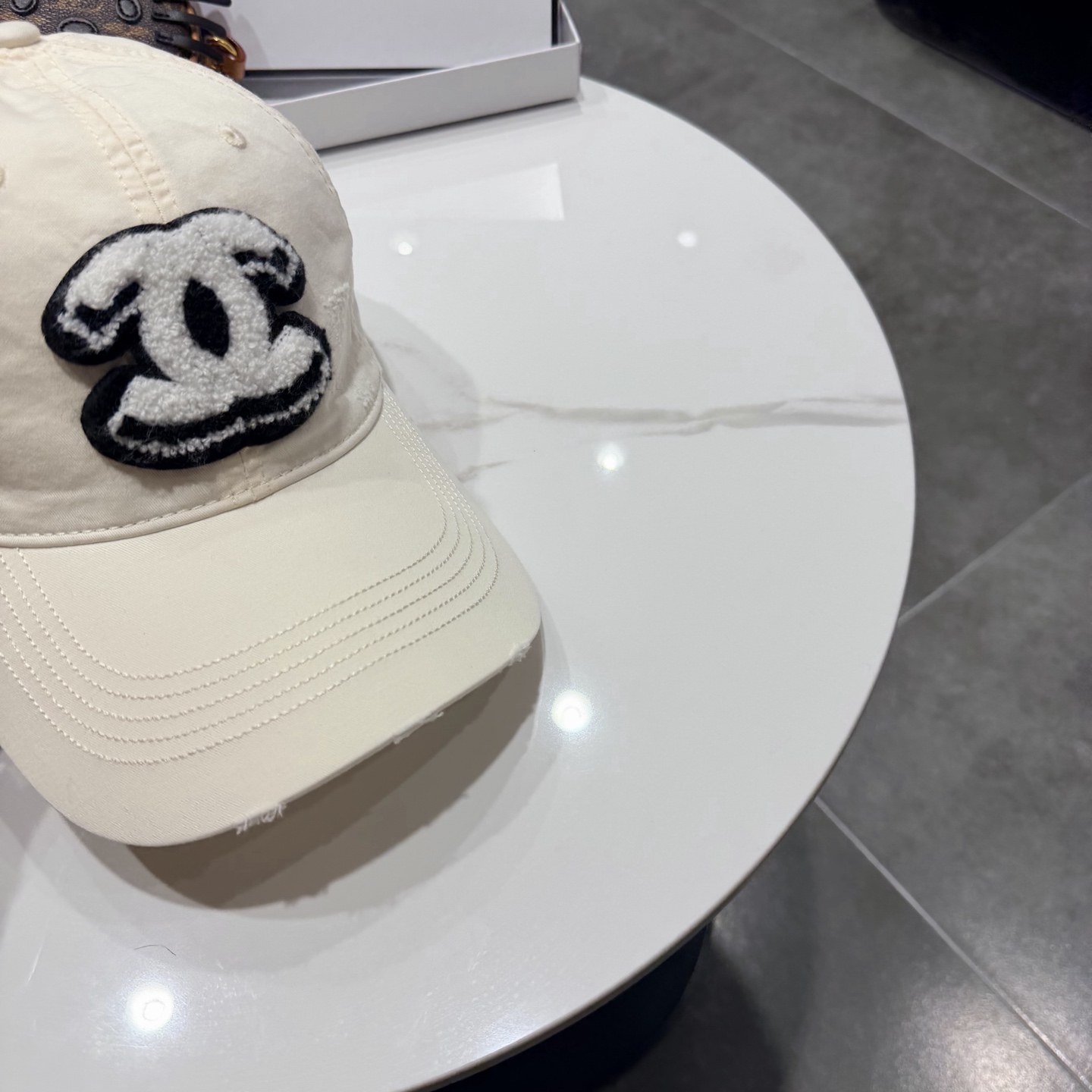 香奈儿2026新款经典休闲潮流款 上架简约棒球帽🧢日韩风格，随便搭配都超好看！出门旅游，绝对要入手的一款
