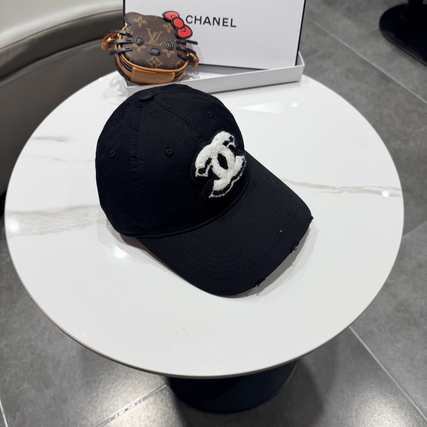 香奈儿2026新款经典休闲潮流款 上架简约棒球帽🧢日韩风格，随便搭配都超好看！出门旅游，绝对要入手的一款