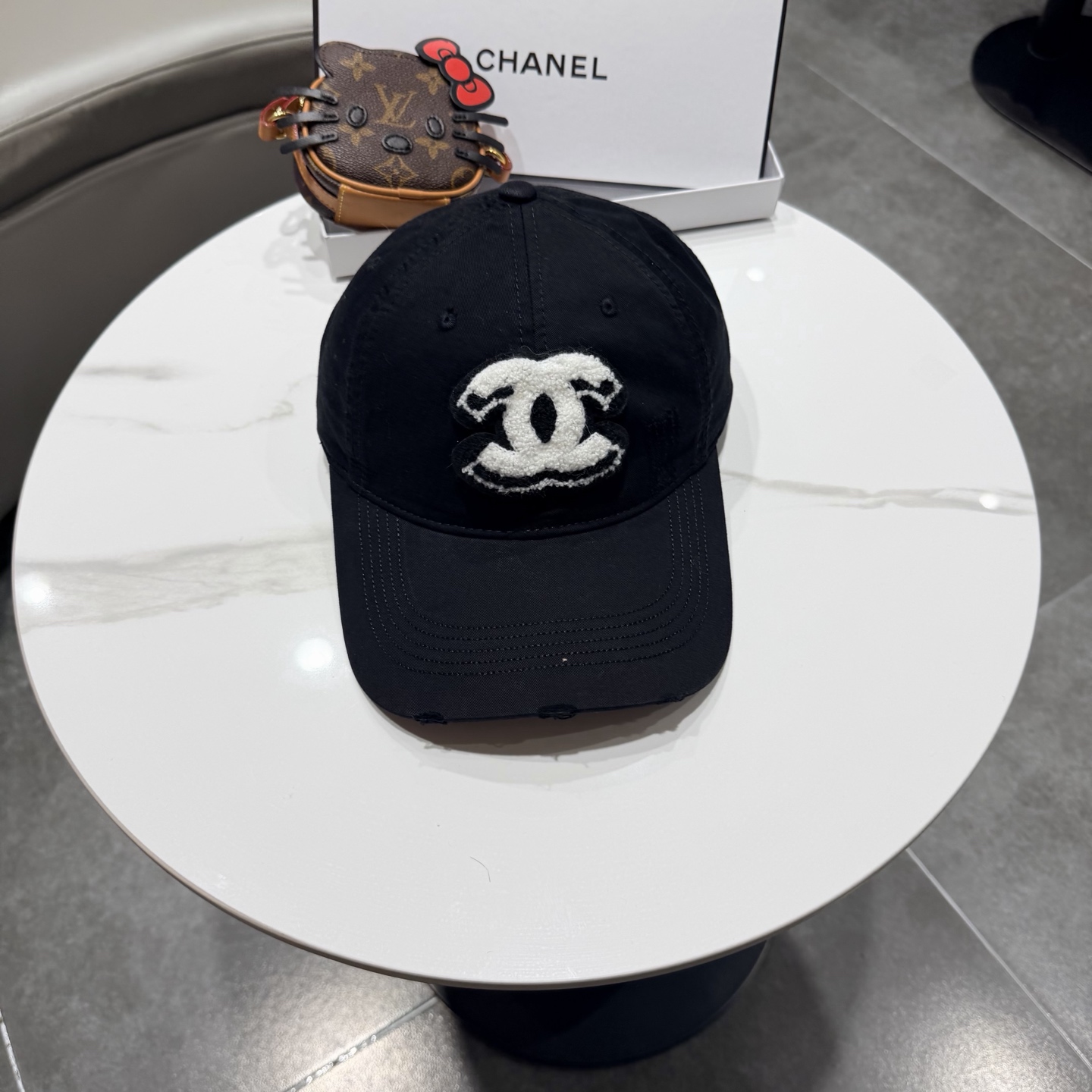 香奈儿2026新款经典休闲潮流款 上架简约棒球帽🧢日韩风格，随便搭配都超好看！出门旅游，绝对要入手的一款