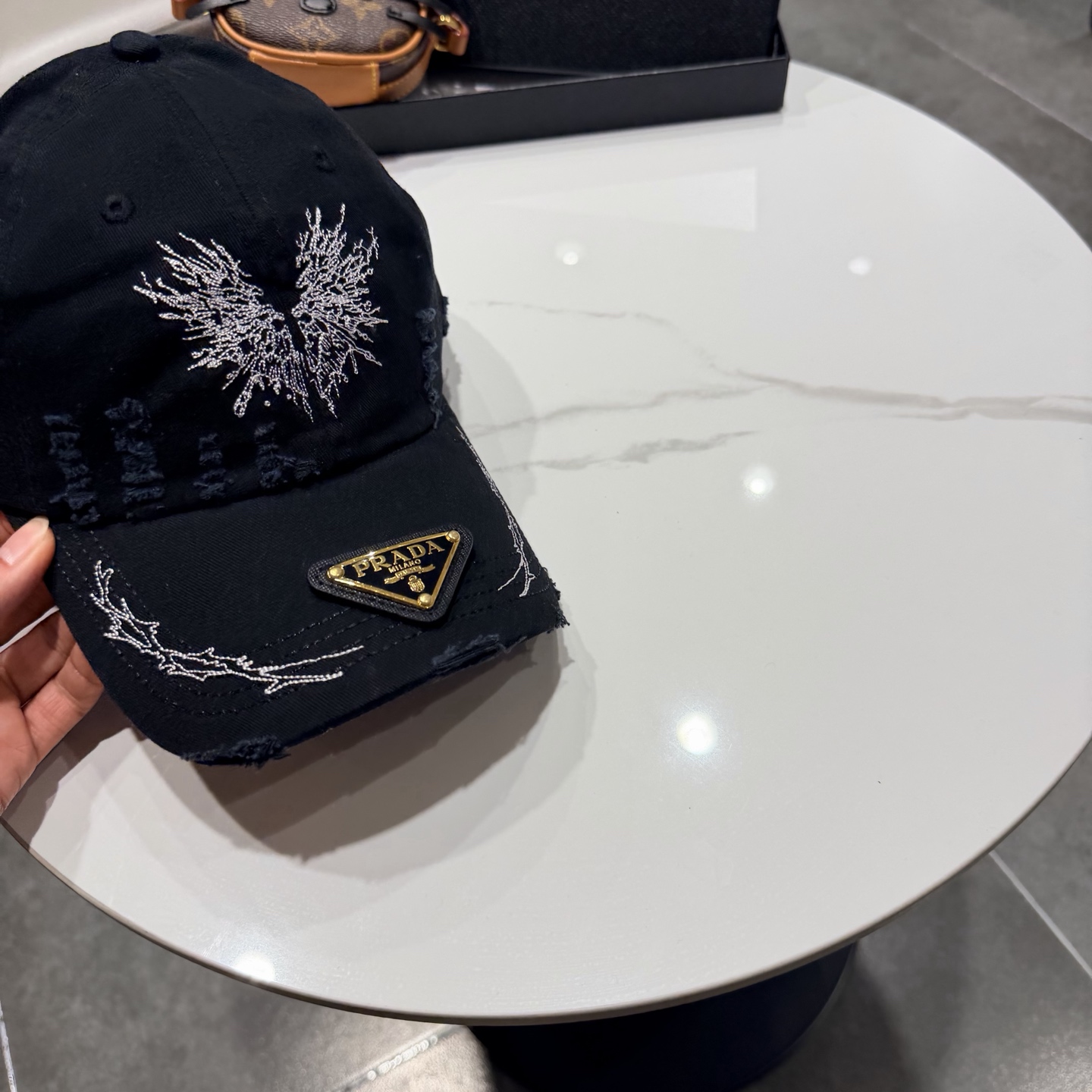 【普拉达】Prada 2026春夏新款大牌棒球帽，渔夫帽，显脸小 大牌款超好搭配，赶紧入手！