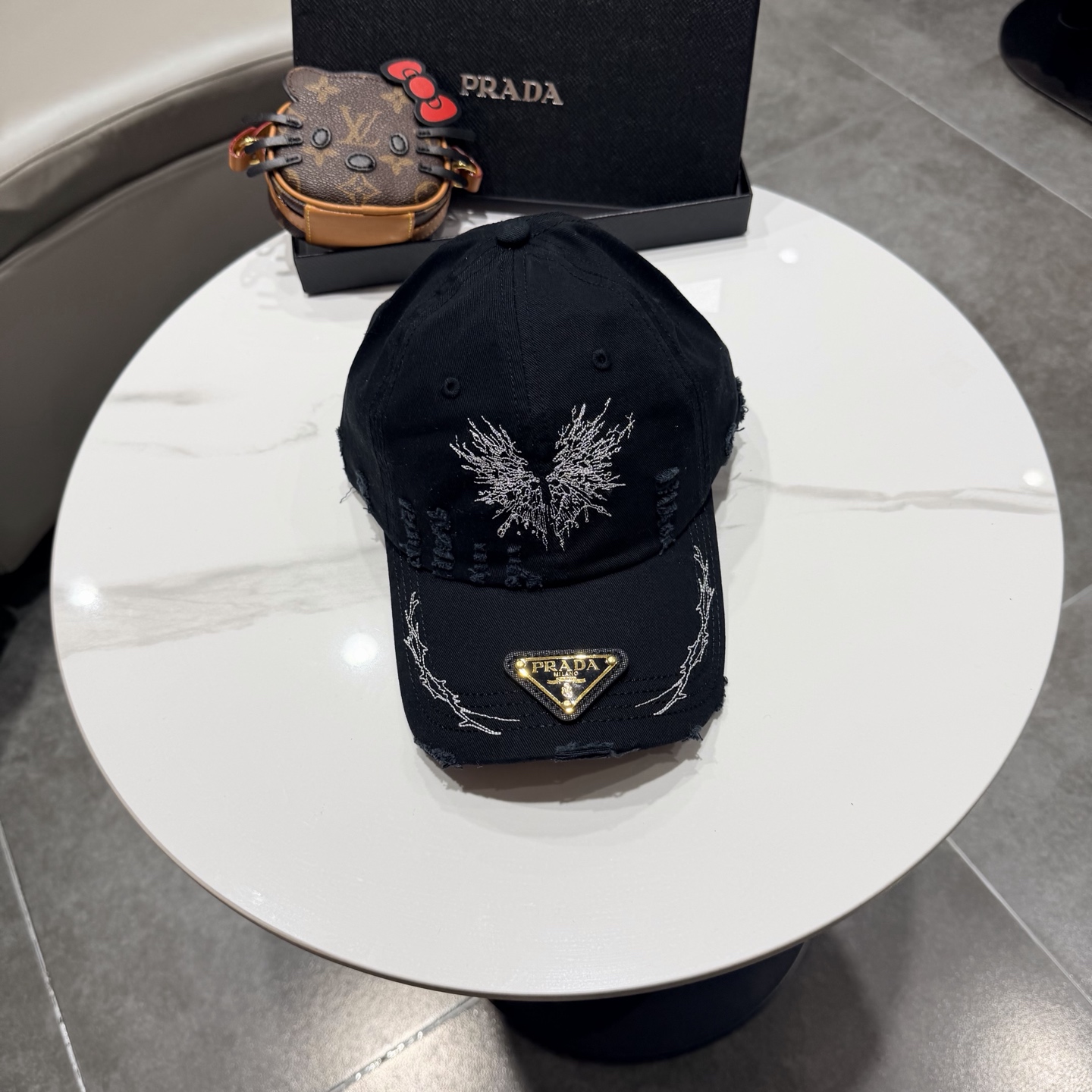 【普拉达】Prada 2026春夏新款大牌棒球帽，渔夫帽，显脸小 大牌款超好搭配，赶紧入手！