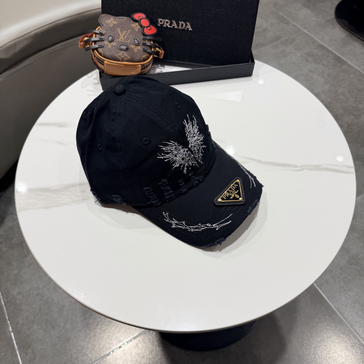 【普拉达】Prada 2026春夏新款大牌棒球帽，渔夫帽，显脸小 大牌款超好搭配，赶紧入手！