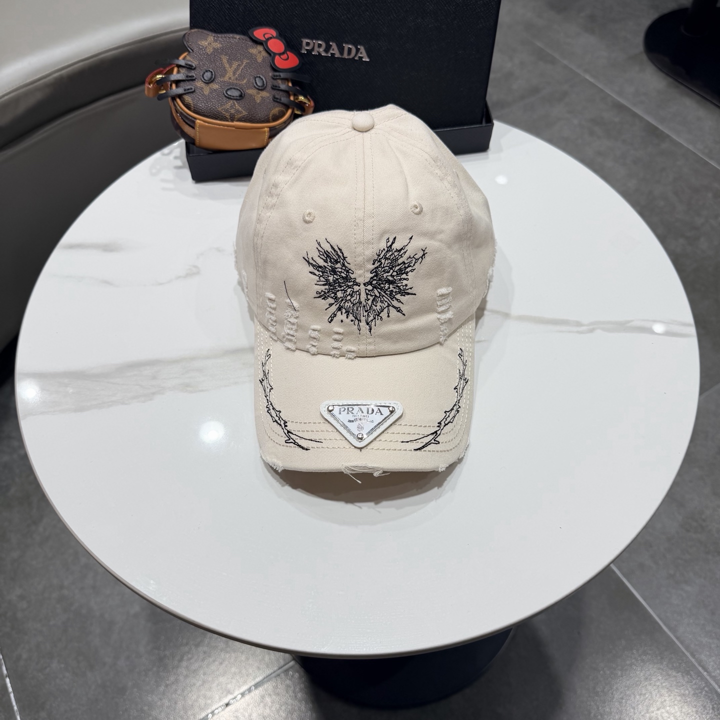 【普拉达】Prada 2026春夏新款大牌棒球帽，渔夫帽，显脸小 大牌款超好搭配，赶紧入手！