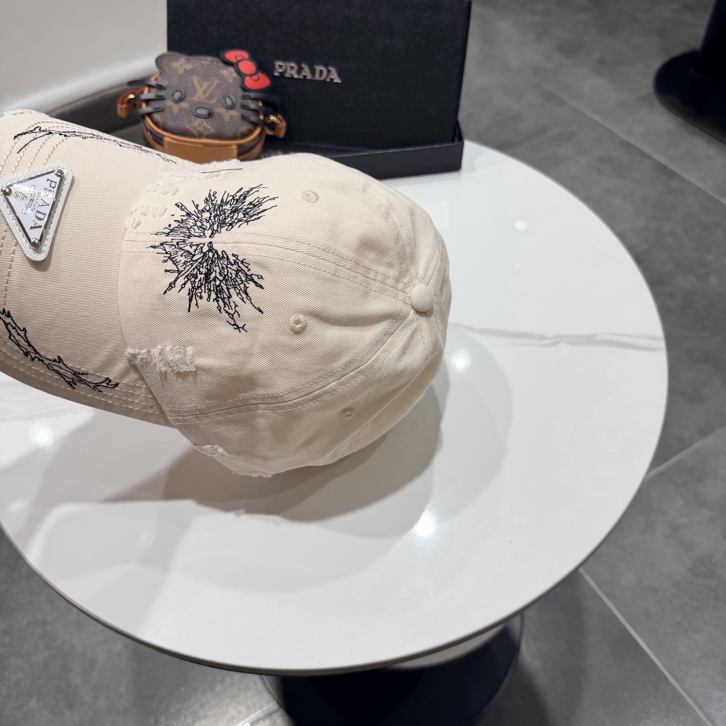 【普拉达】Prada 2026春夏新款大牌棒球帽，渔夫帽，显脸小 大牌款超好搭配，赶紧入手！