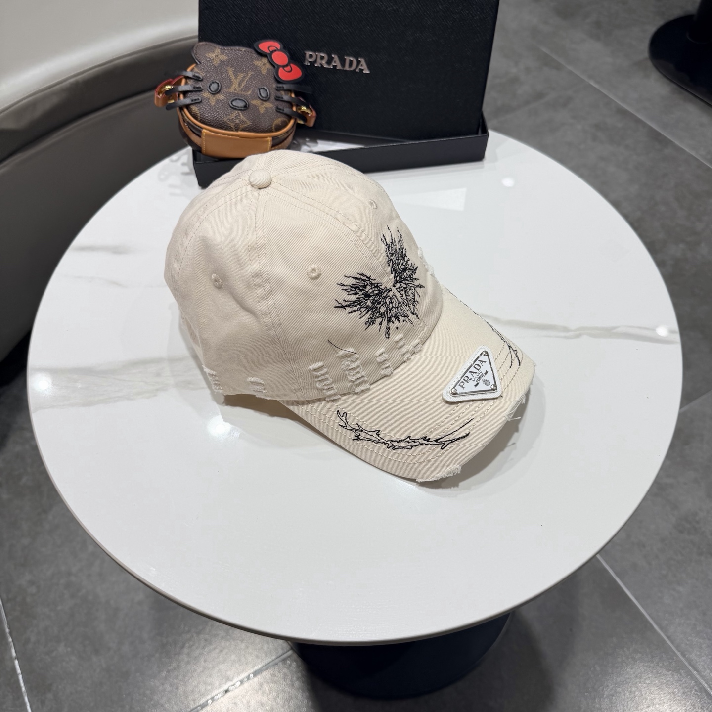【普拉达】Prada 2026春夏新款大牌棒球帽，渔夫帽，显脸小 大牌款超好搭配，赶紧入手！