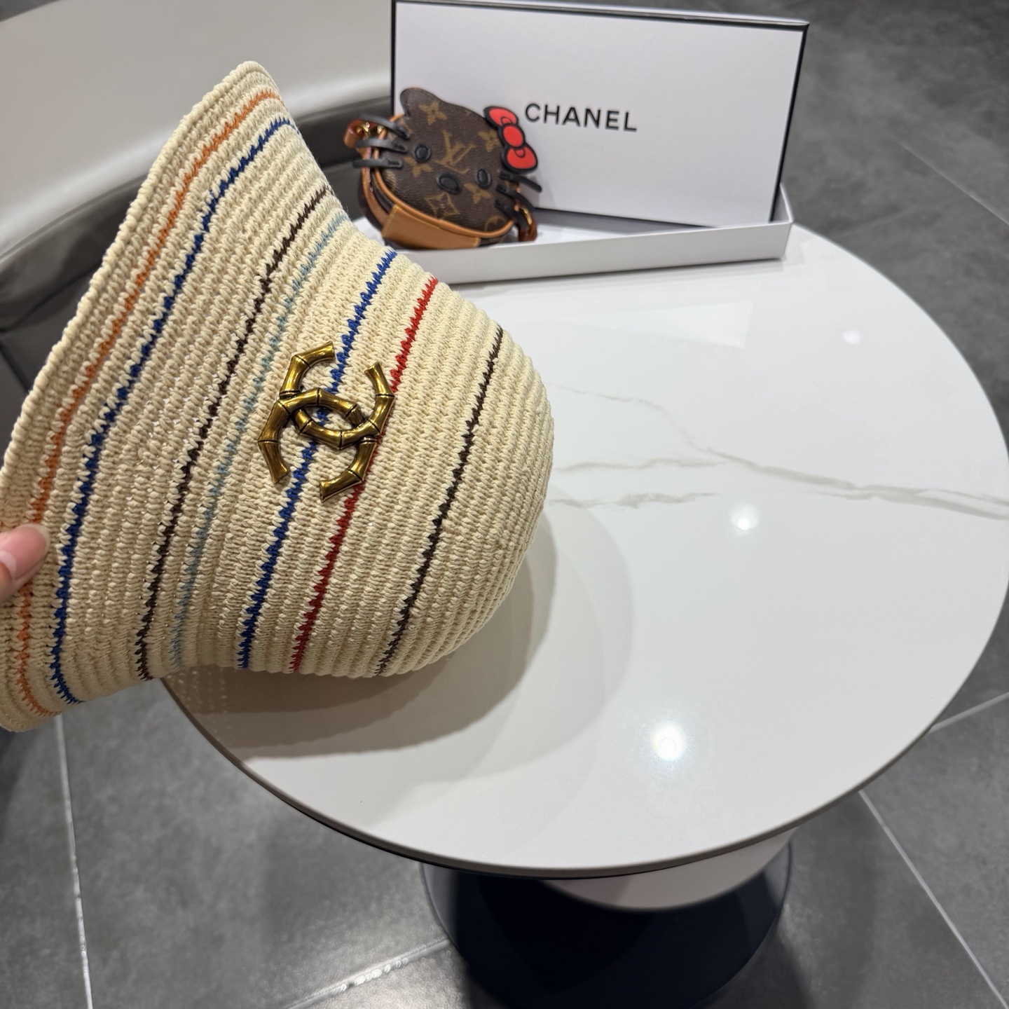 Chanel香奈儿针织渔夫帽镂空透气显脸小防晒水桶帽女款条纹海边沙滩遮阳太阳帽