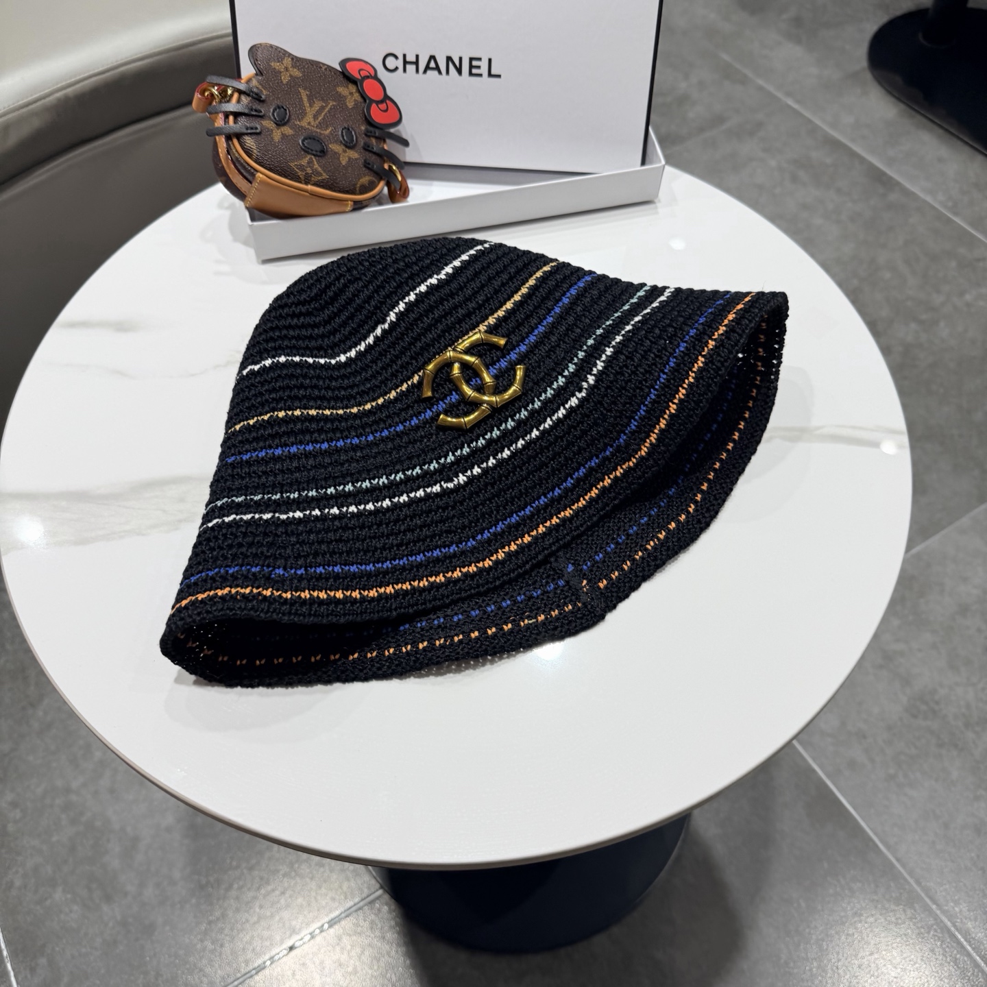 Chanel香奈儿针织渔夫帽镂空透气显脸小防晒水桶帽女款条纹海边沙滩遮阳太阳帽