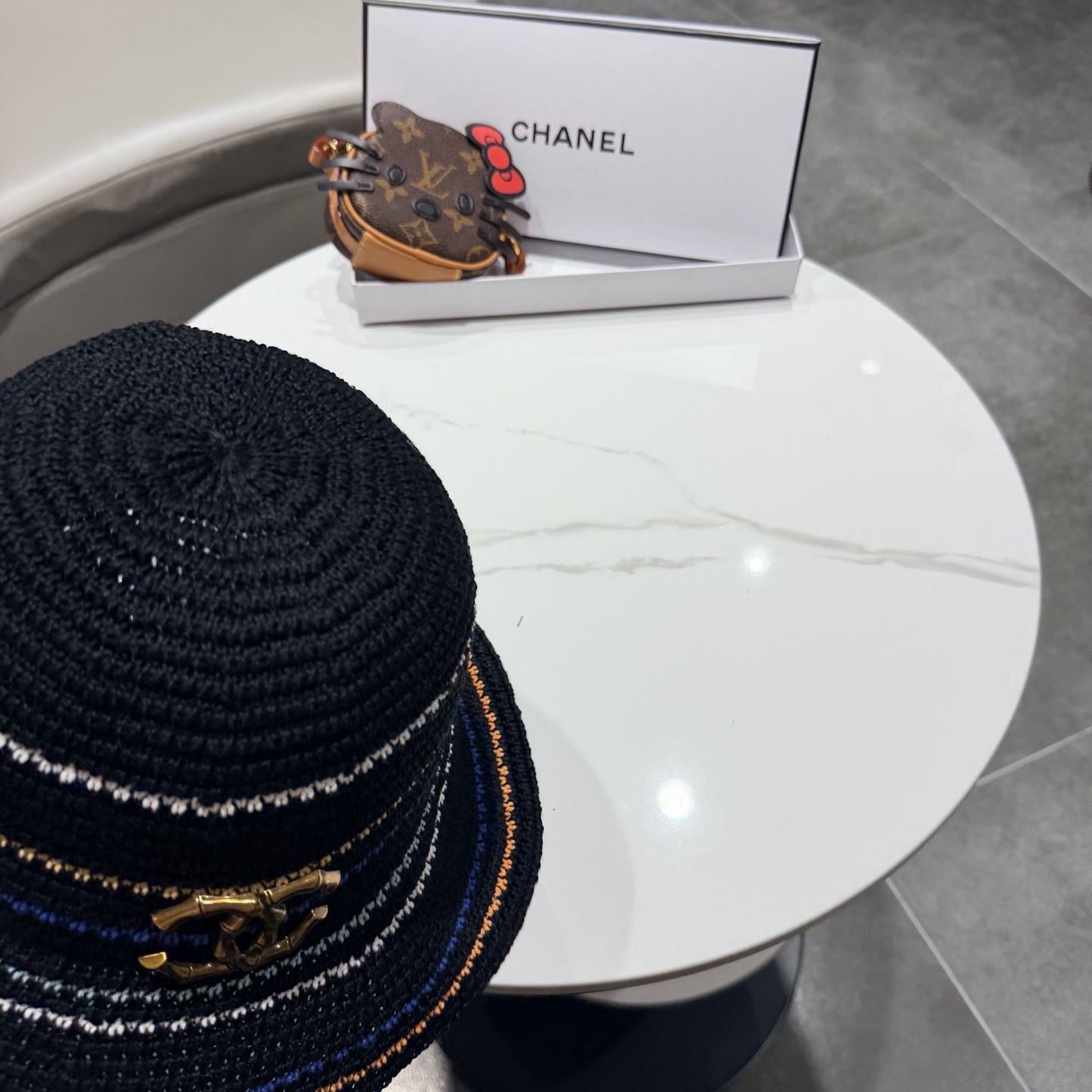 Chanel香奈儿针织渔夫帽镂空透气显脸小防晒水桶帽女款条纹海边沙滩遮阳太阳帽