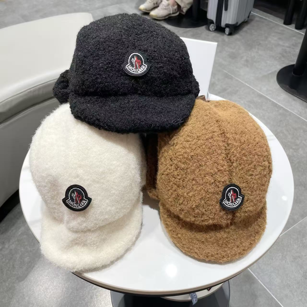 蒙口Moncler盟可睐设计师针织圈圈羊羔毛飞行帽女秋冬护耳保暖毛线雷锋帽滑雪帽