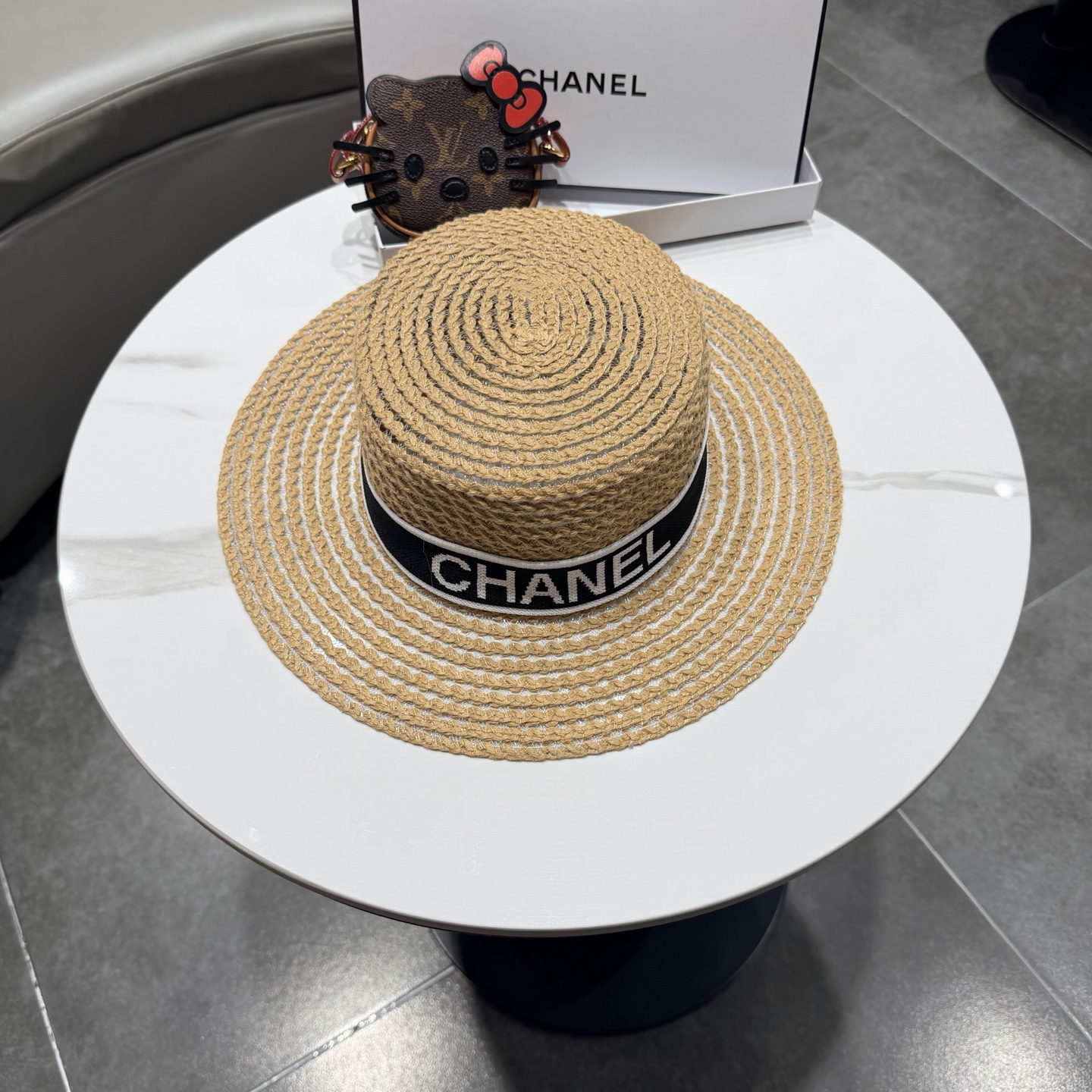 NO:764606,Chanel new straw hat, head circumference 57cm hat straw hat fisherman hat baseball cap, hat, chanel, espadrilles, hats19860909香奈儿新款草帽,头围57cm帽子草帽渔夫帽棒球帽,帽子,chanel,espadrilles,hats,hat