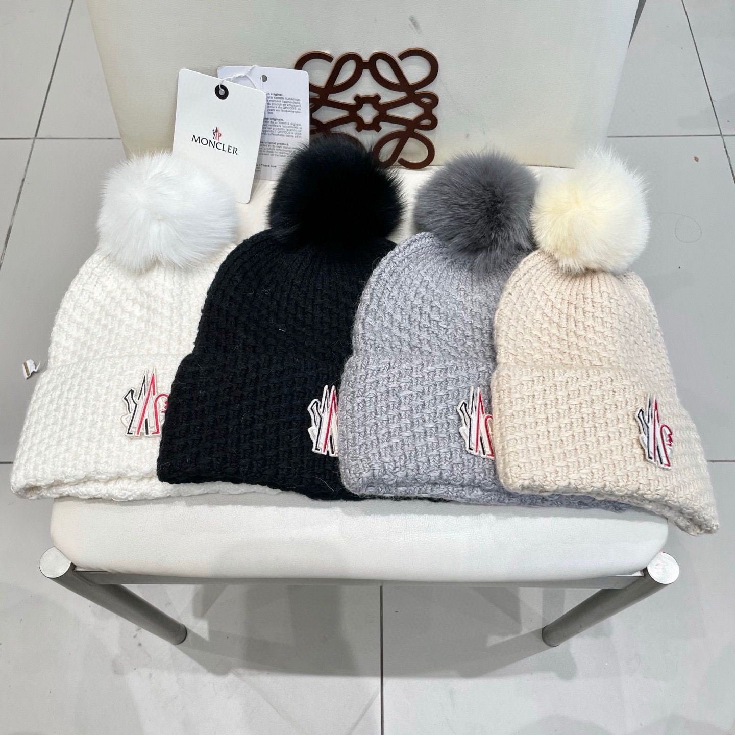 蒙口MONCLER🎩官方热卖爆款，羊毛针织毛线帽，百分之70羊毛，30兔毛，时尚好品质高端大气，超柔软！超火爆💖质感很赞