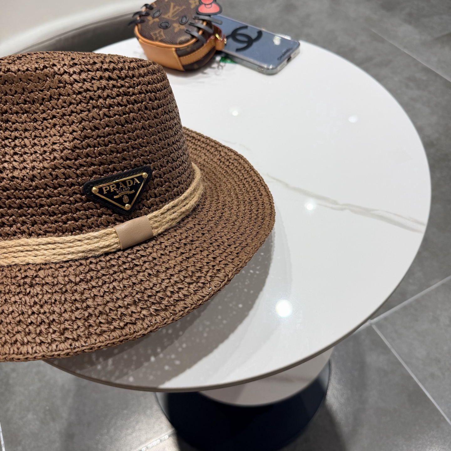 Prada普拉达2026 春夏新款法式平顶草大檐草帽遮阳防晒平檐礼帽