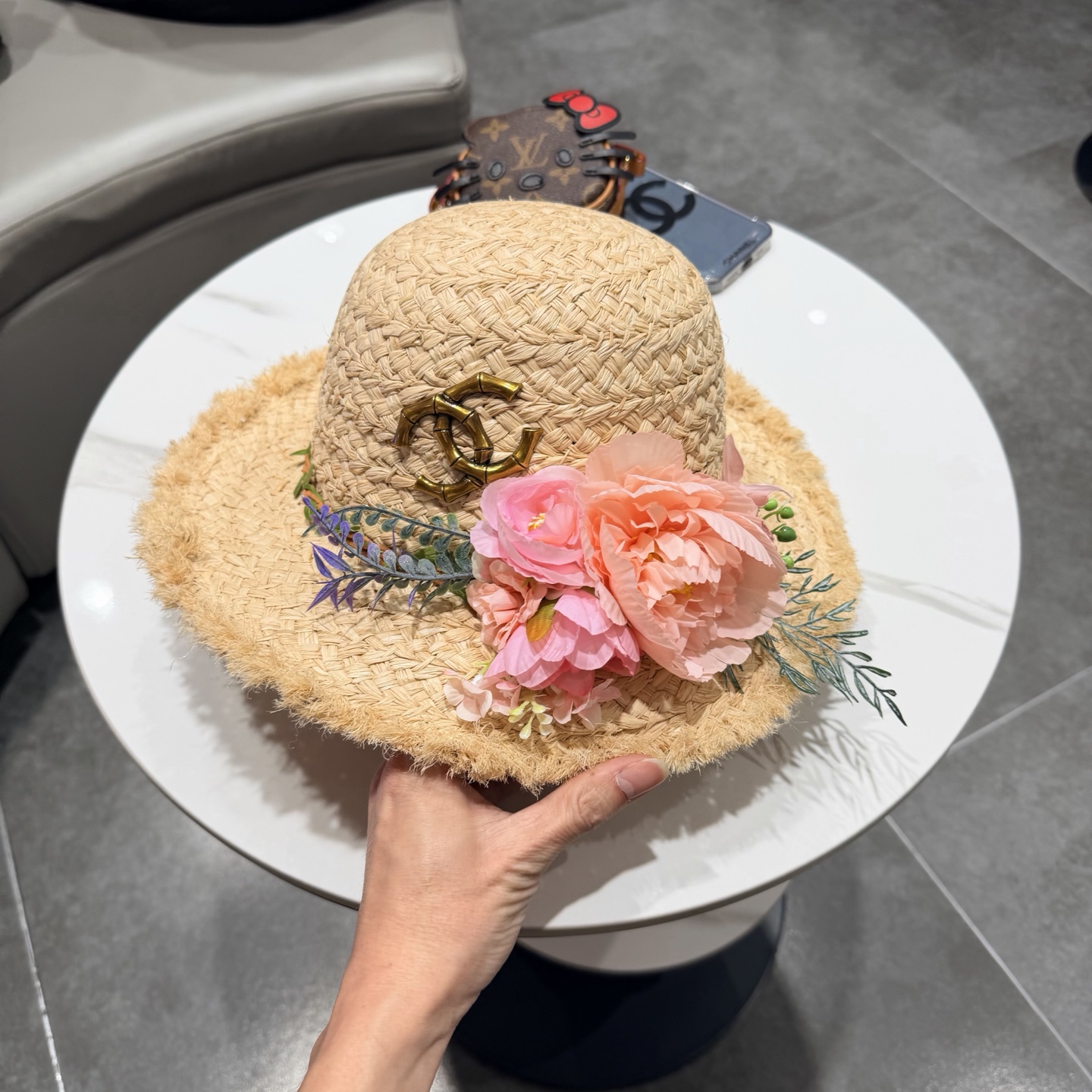 Chanel香奈儿拉菲草手工花朵草帽女夏季出游度假大帽檐遮阳防晒帽海边太阳帽子