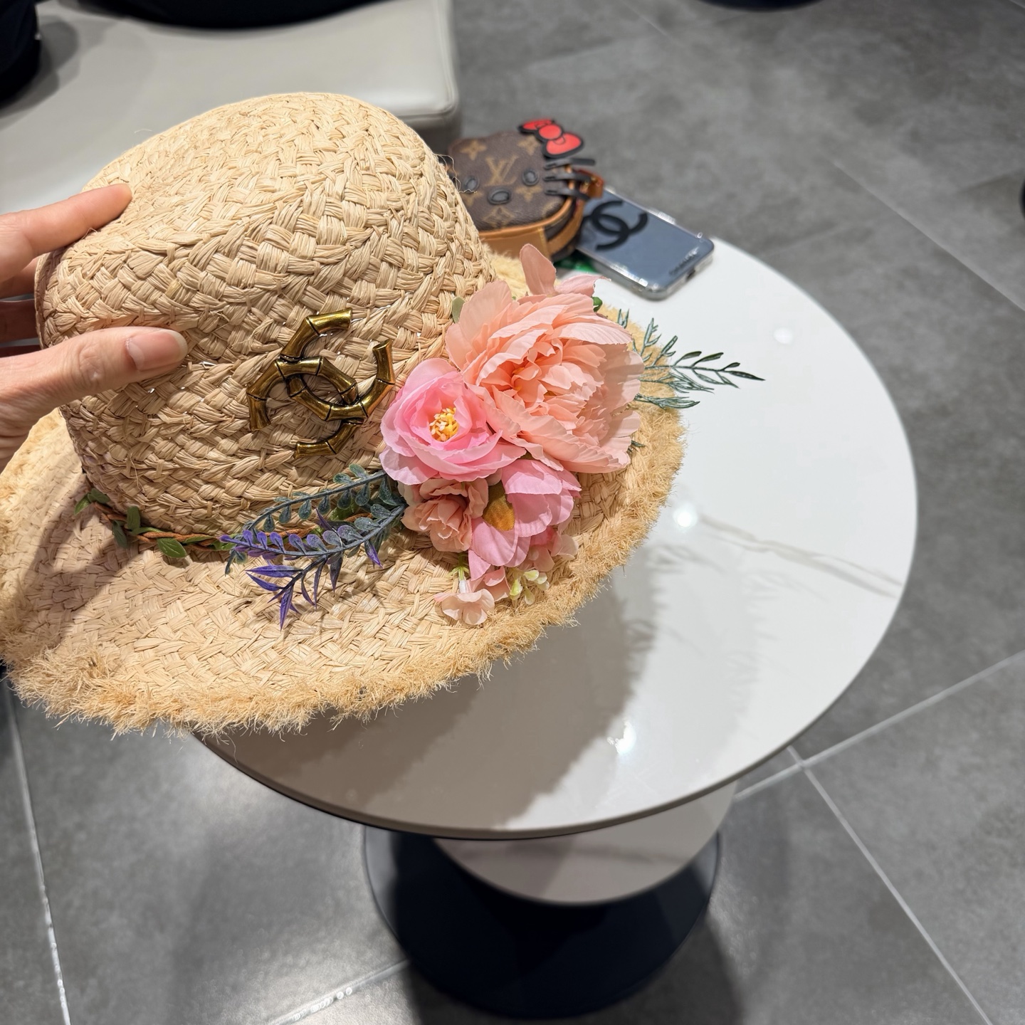 Chanel香奈儿拉菲草手工花朵草帽女夏季出游度假大帽檐遮阳防晒帽海边太阳帽子