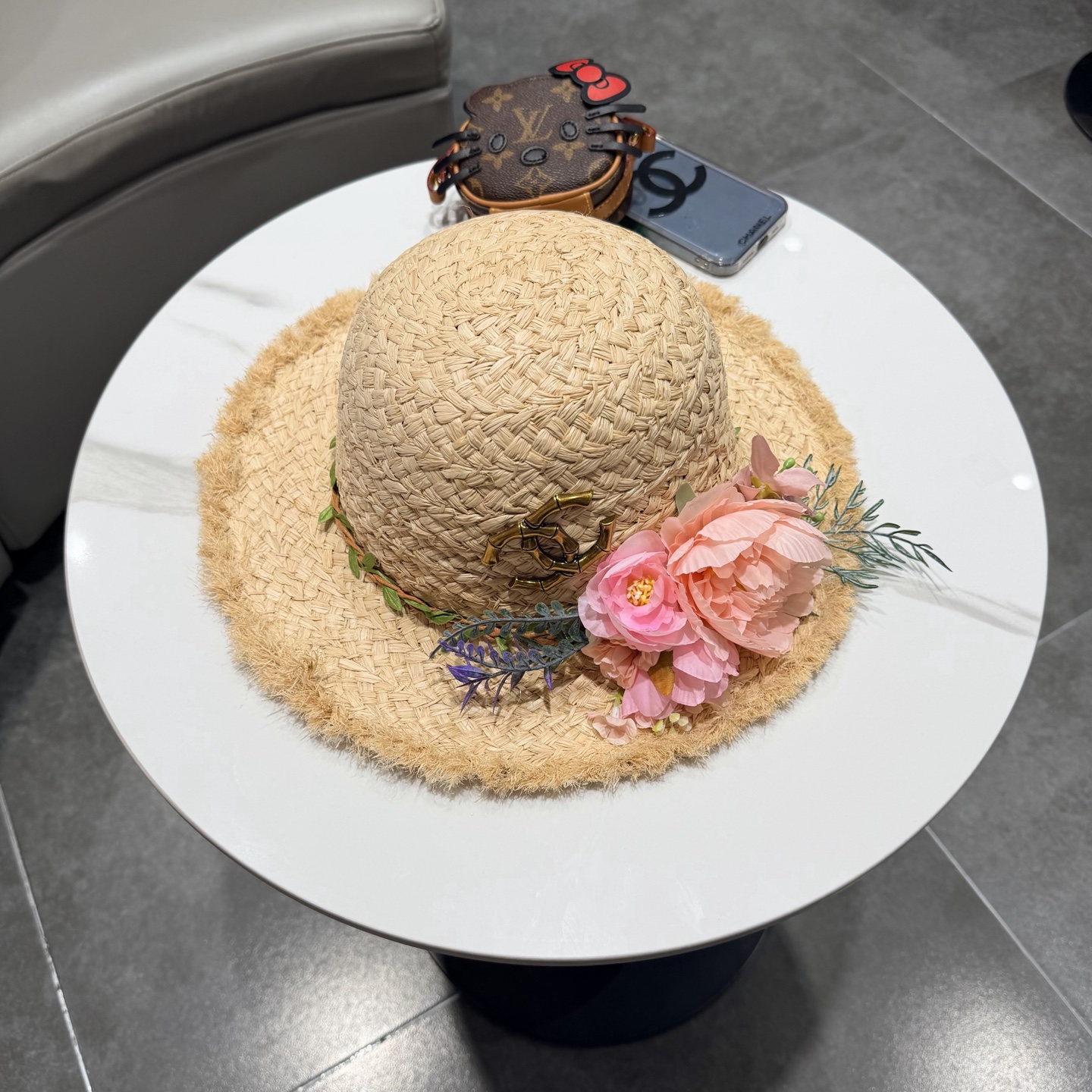 Chanel香奈儿拉菲草手工花朵草帽女夏季出游度假大帽檐遮阳防晒帽海边太阳帽子