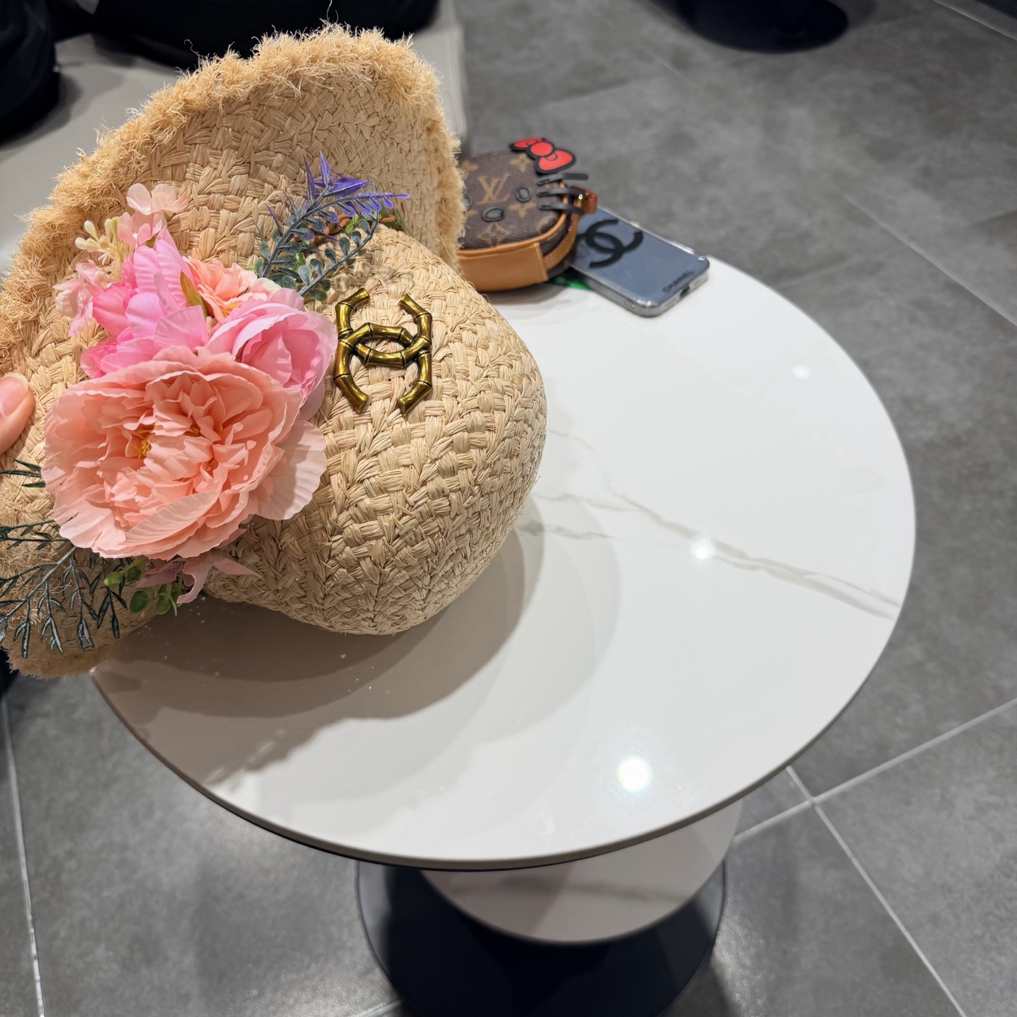 Chanel香奈儿拉菲草手工花朵草帽女夏季出游度假大帽檐遮阳防晒帽海边太阳帽子