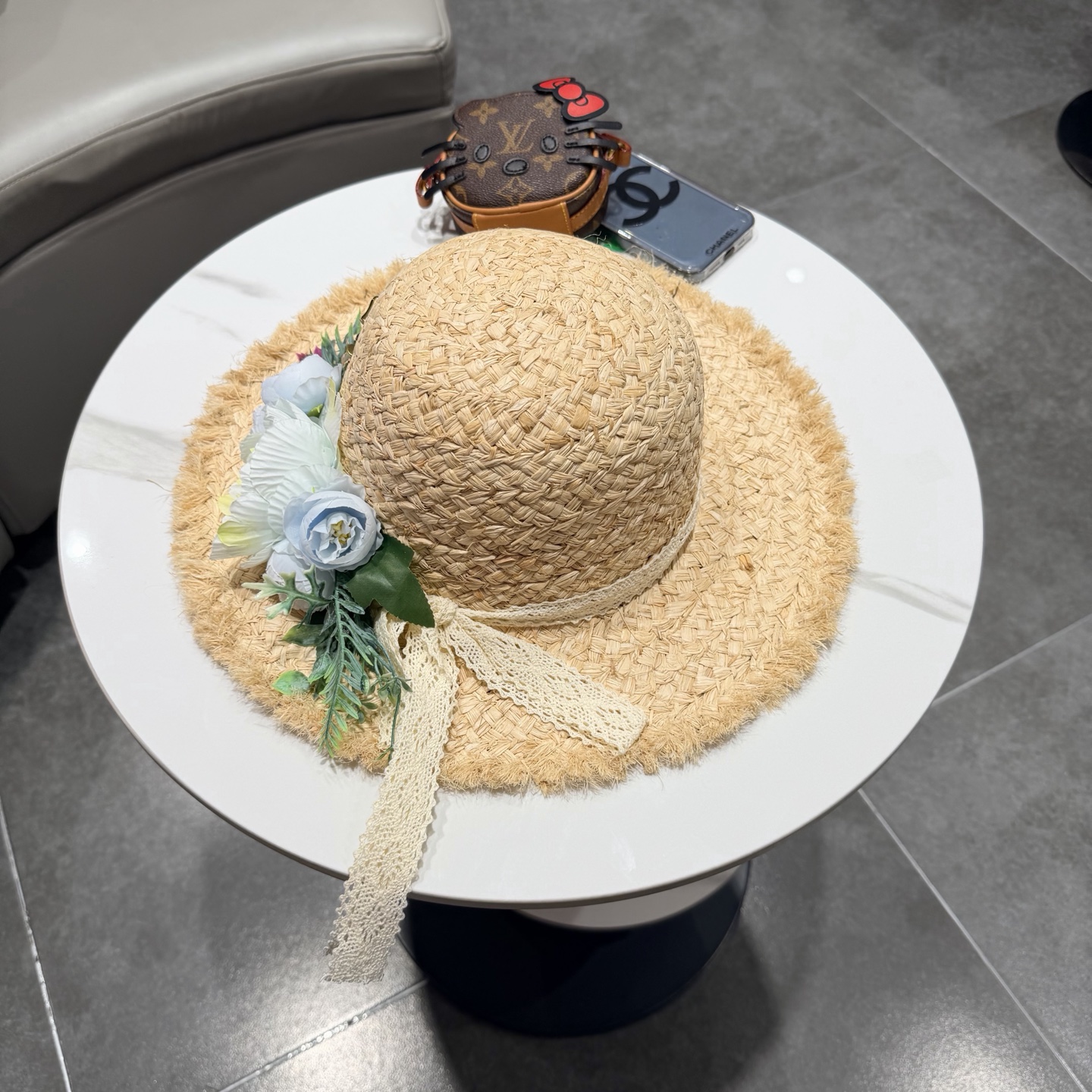 Chanel香奈儿拉菲草手工花朵草帽女夏季出游度假大帽檐遮阳防晒帽海边太阳帽子