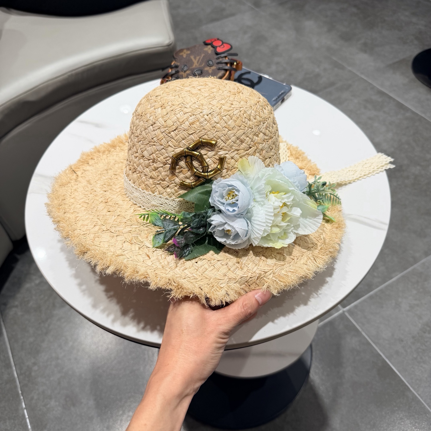 Chanel香奈儿拉菲草手工花朵草帽女夏季出游度假大帽檐遮阳防晒帽海边太阳帽子