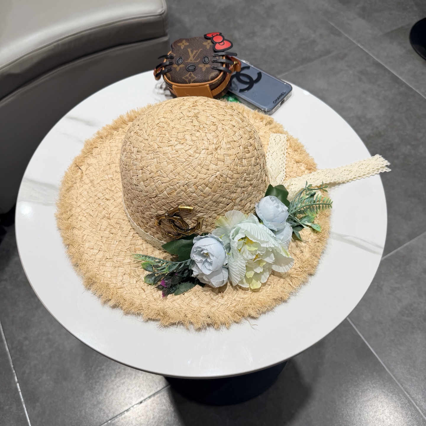 Chanel香奈儿拉菲草手工花朵草帽女夏季出游度假大帽檐遮阳防晒帽海边太阳帽子